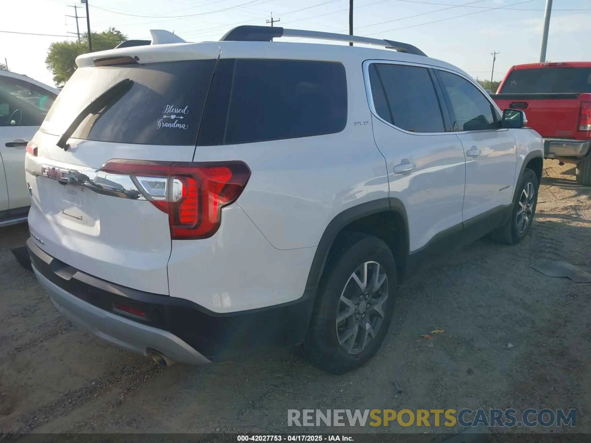 4 fotografías del automóvil dañado 1GKKNKLA2MZ229926 GMC ACADIA 2021