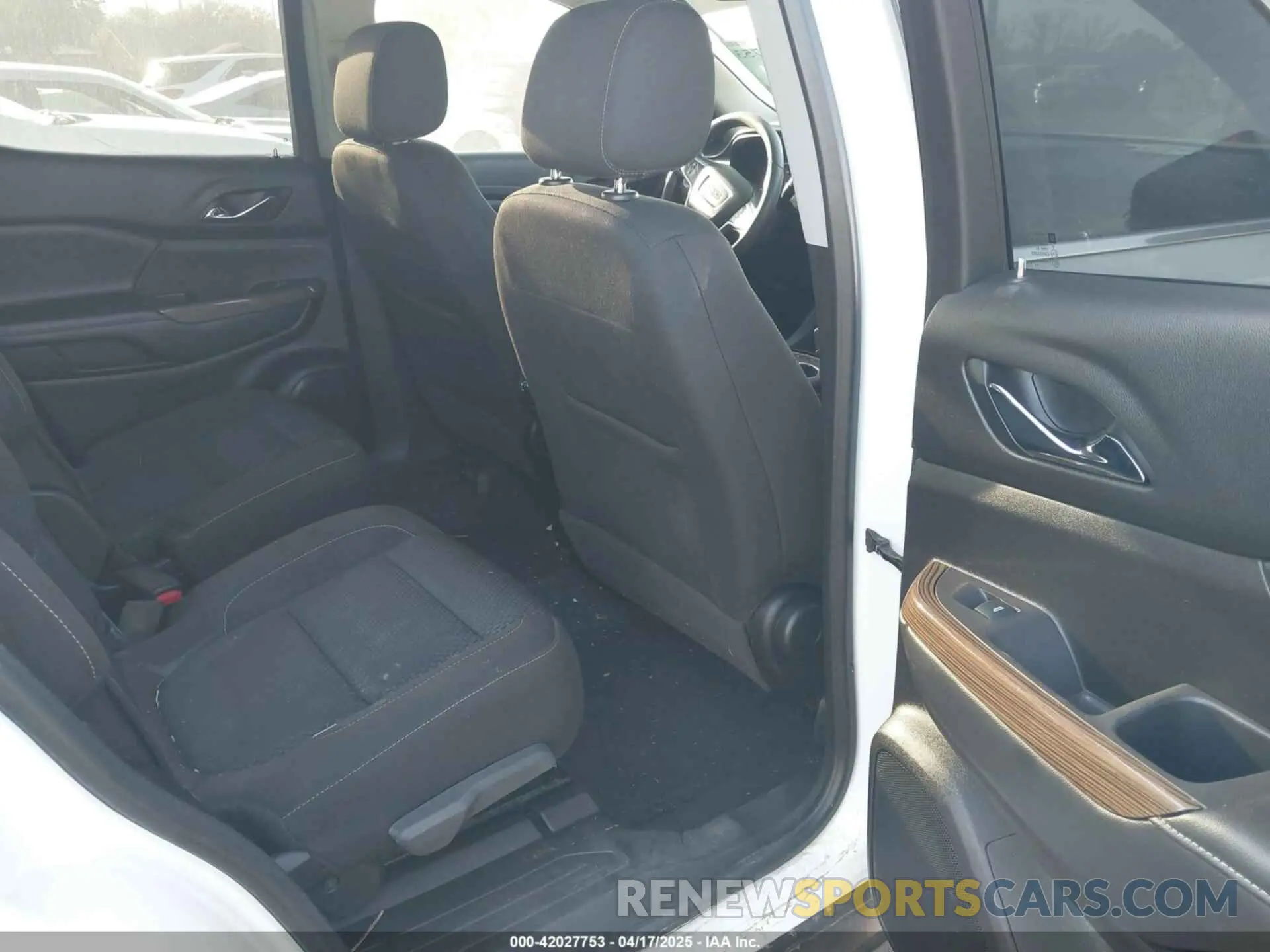 8 fotografías del automóvil dañado 1GKKNKLA2MZ229926 GMC ACADIA 2021