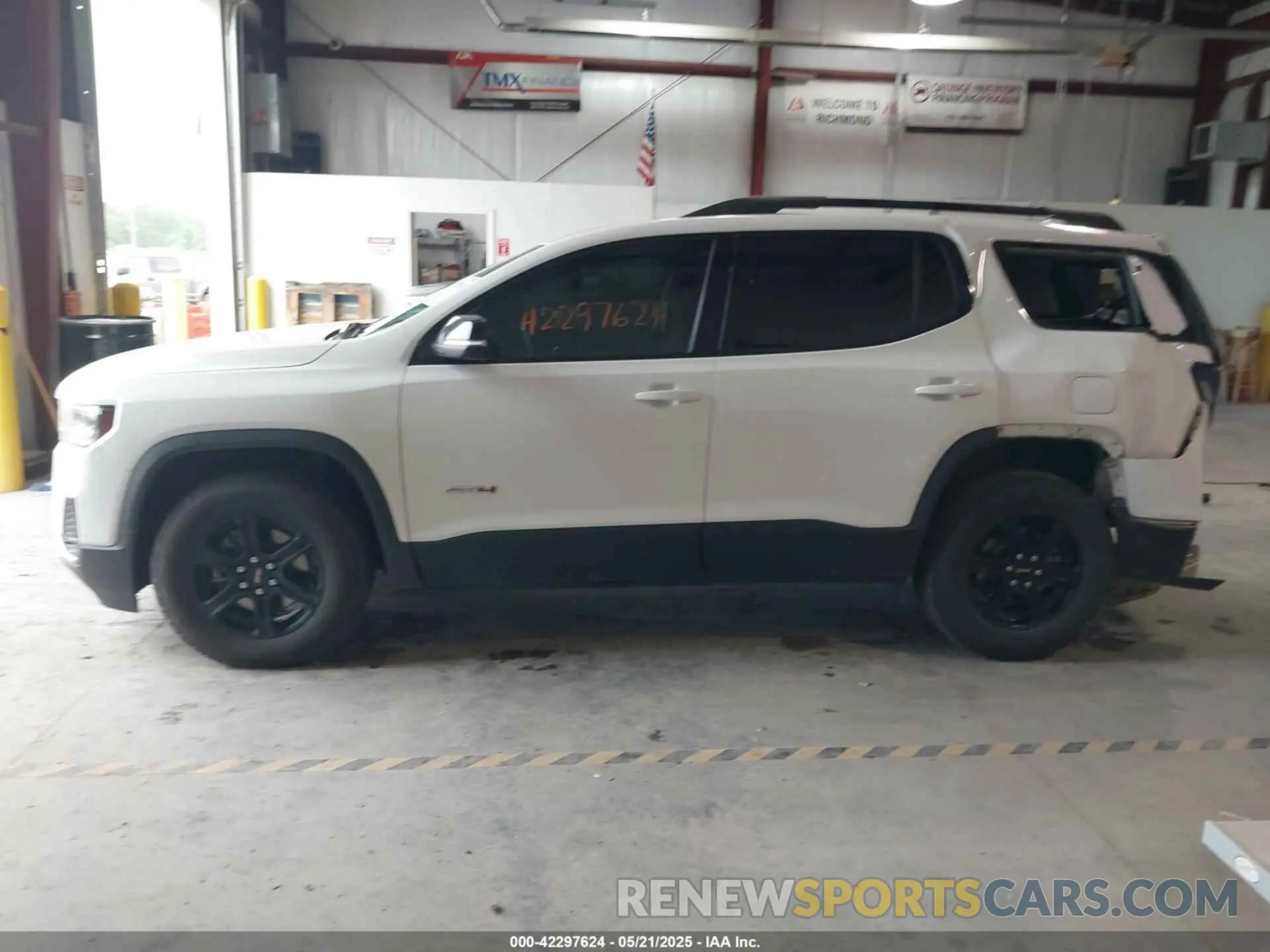 14 fotografías del automóvil dañado 1GKKNLLS0MZ183835 GMC ACADIA 2021