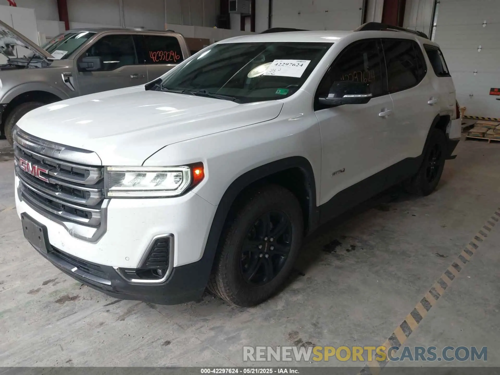 2 fotografías del automóvil dañado 1GKKNLLS0MZ183835 GMC ACADIA 2021