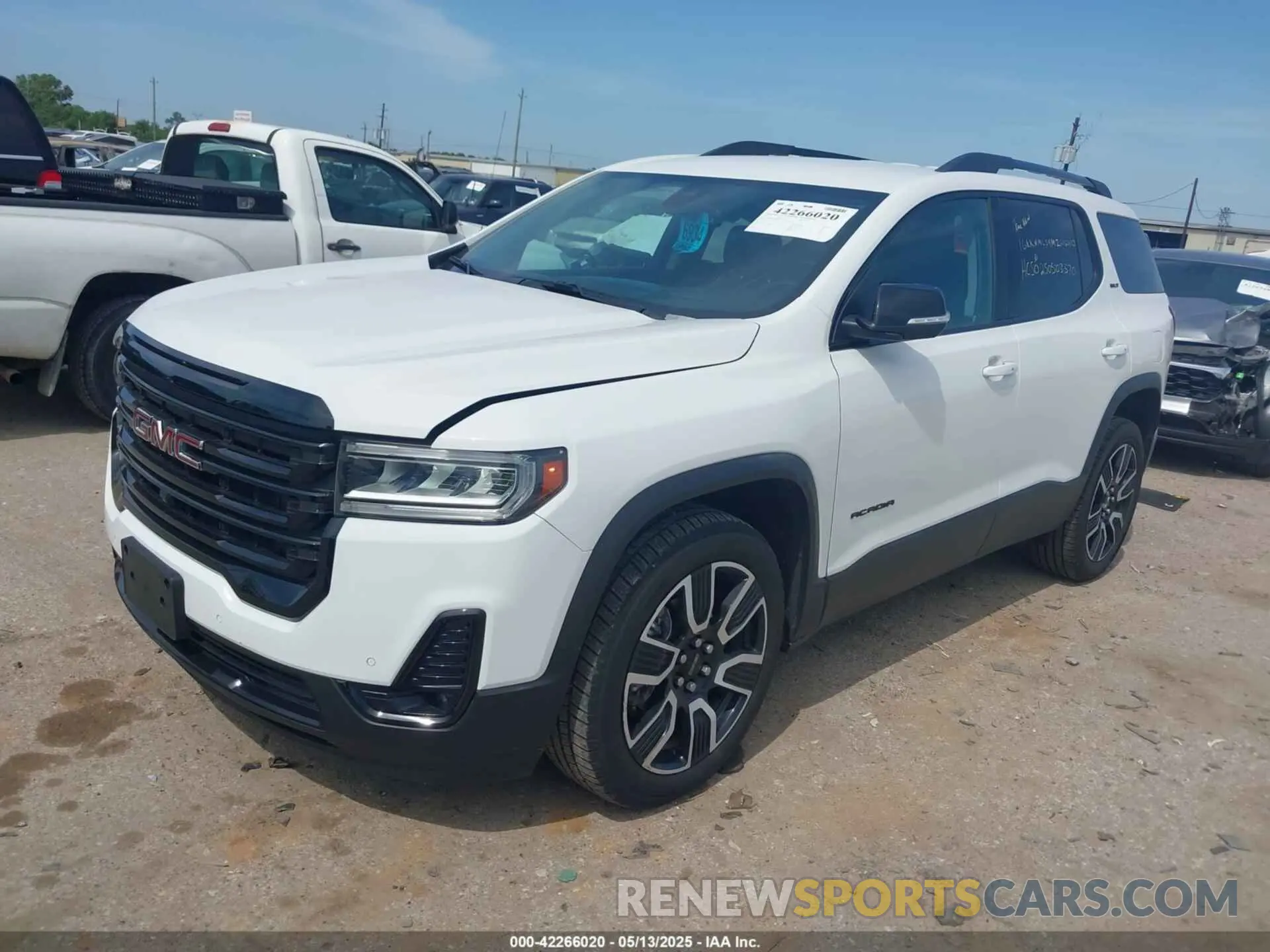 2 fotografías del automóvil dañado 1GKKNMLS4MZ211240 GMC ACADIA 2021