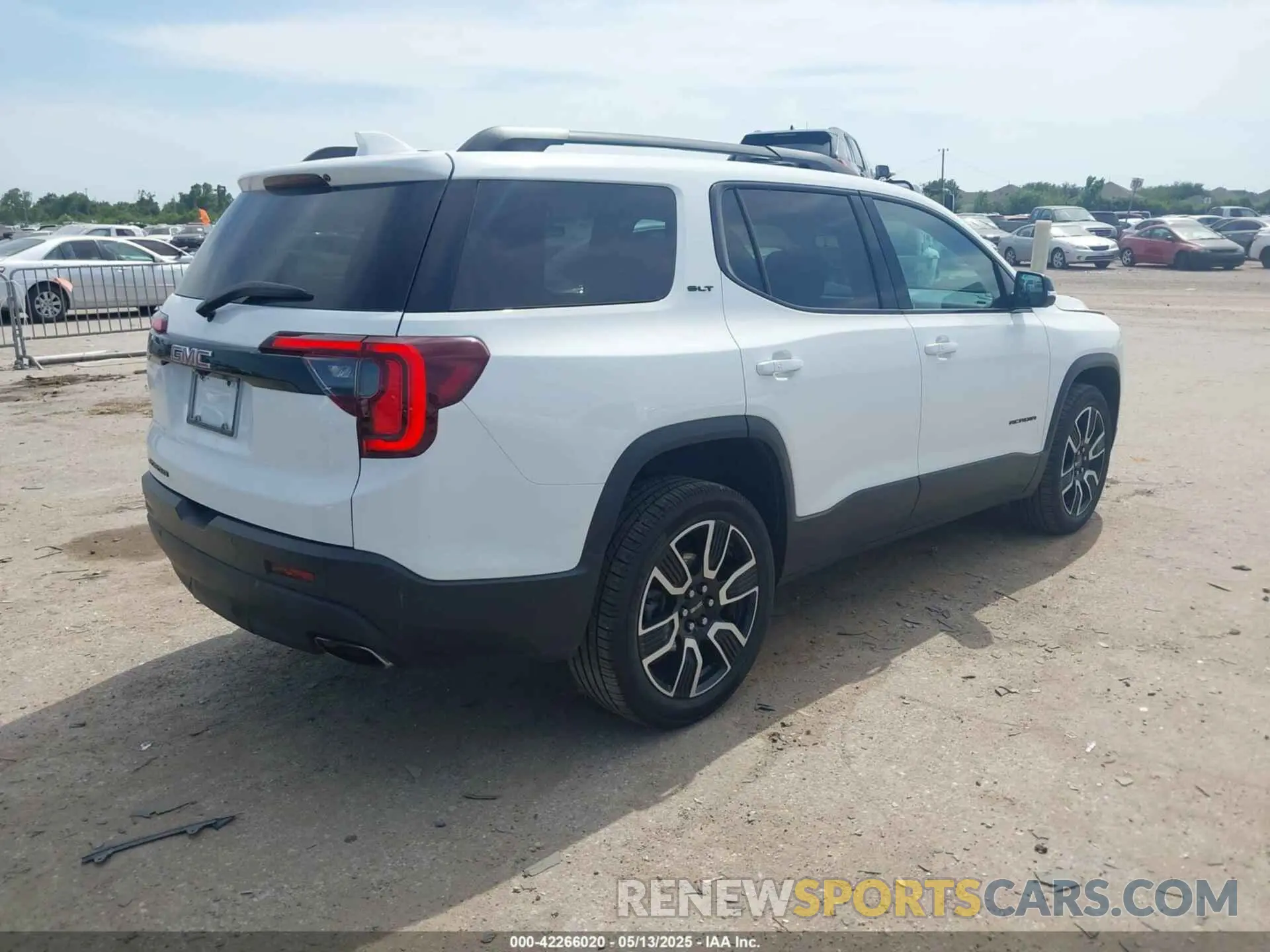 4 fotografías del automóvil dañado 1GKKNMLS4MZ211240 GMC ACADIA 2021