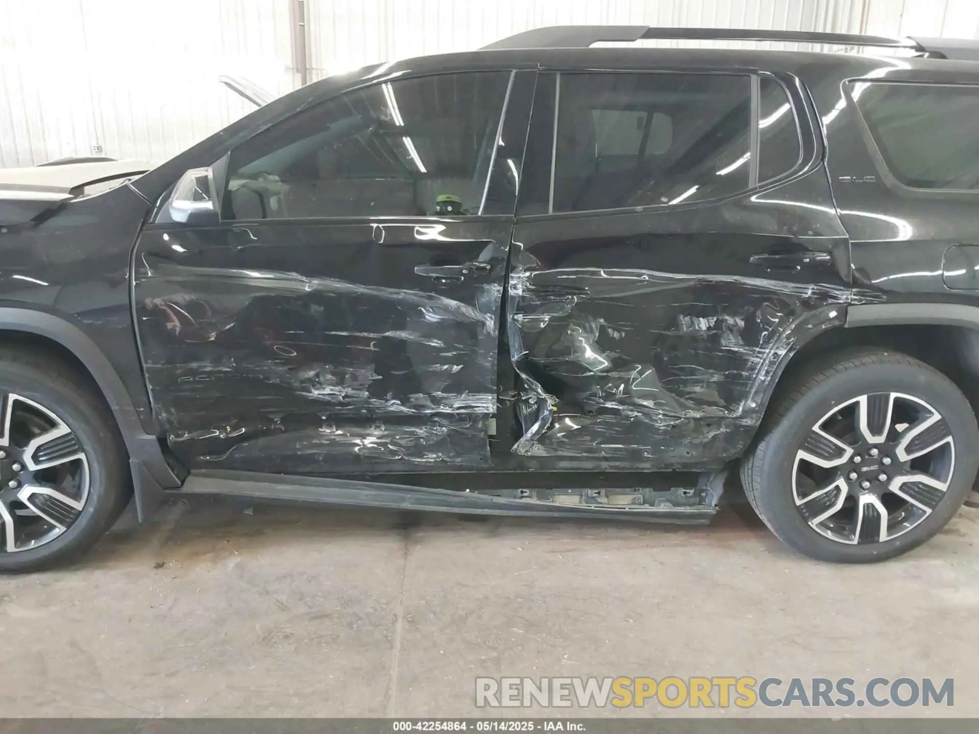 6 fotografías del automóvil dañado 1GKKNRLS9MZ127248 GMC ACADIA 2021