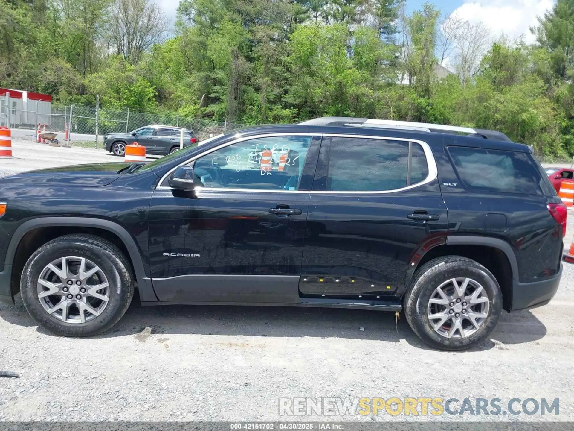 14 fotografías del automóvil dañado 1GKKNULS5MZ176255 GMC ACADIA 2021