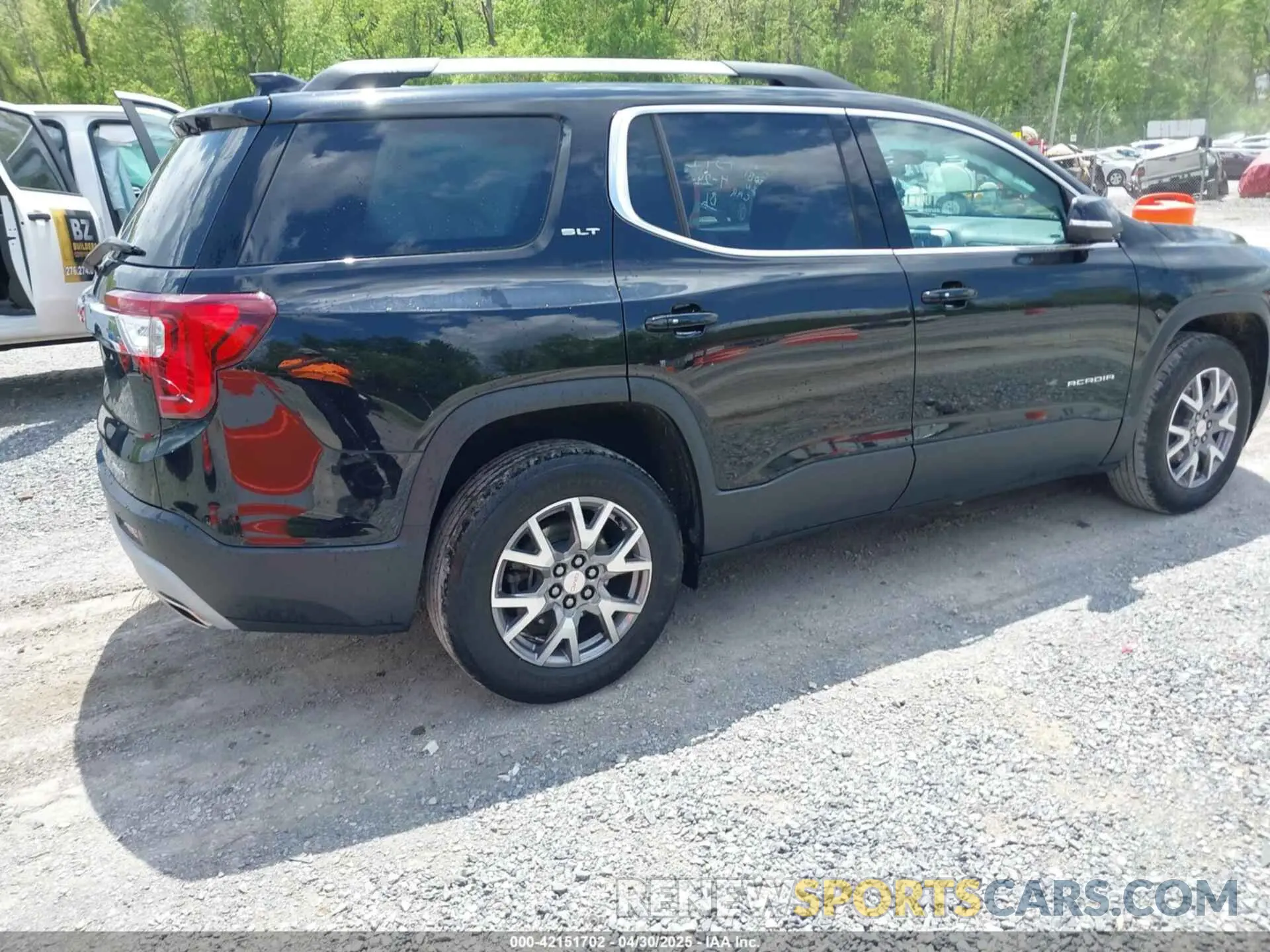4 fotografías del automóvil dañado 1GKKNULS5MZ176255 GMC ACADIA 2021