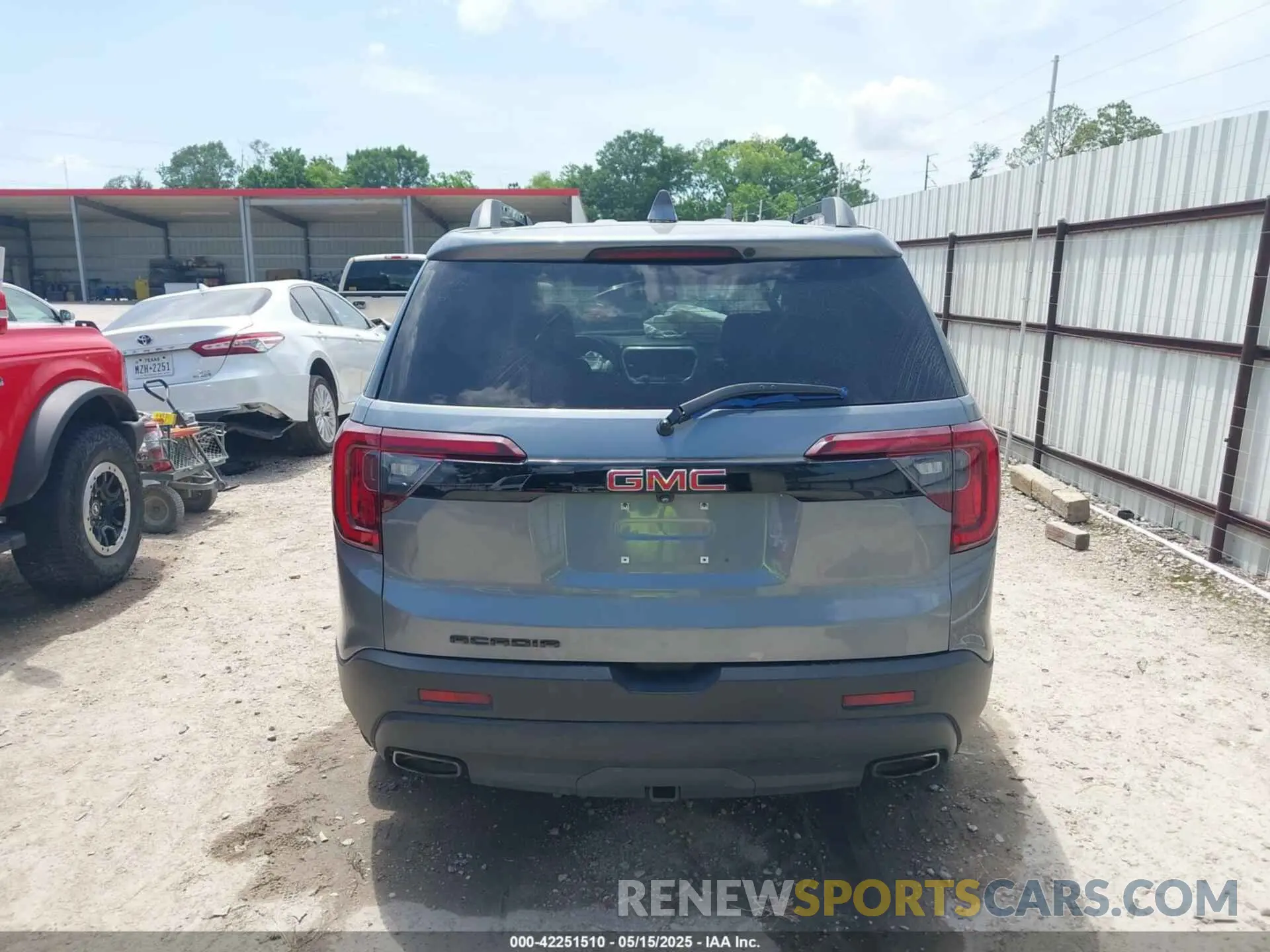 16 fotografías del automóvil dañado 1GKKNKL45NZ117388 GMC ACADIA 2022