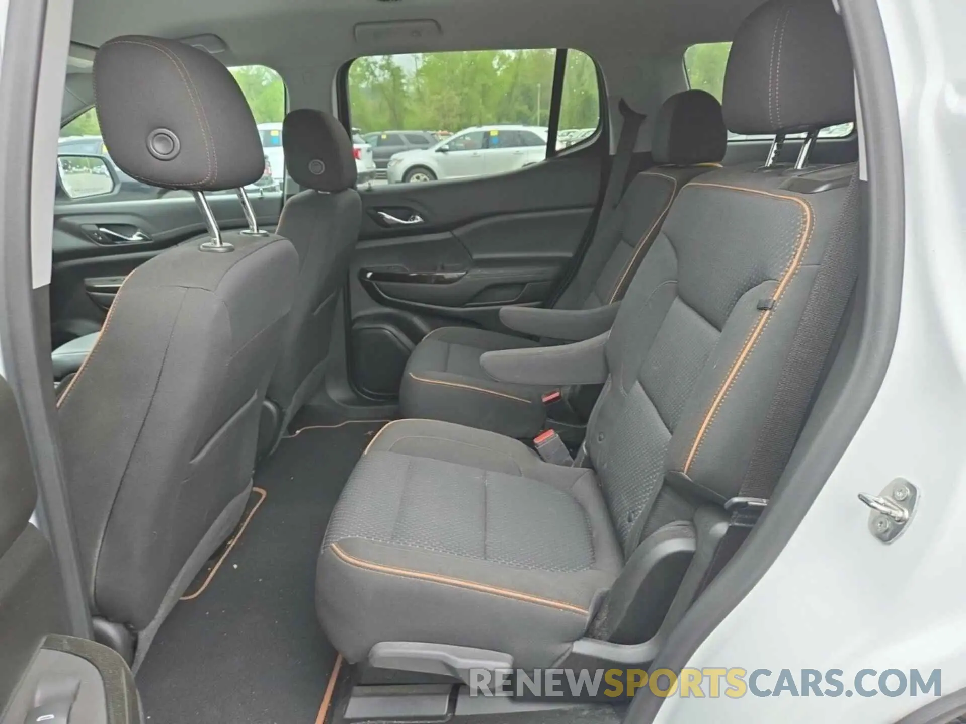 35 fotografías del automóvil dañado 1GKKNLLS8NZ129037 GMC ACADIA 2022