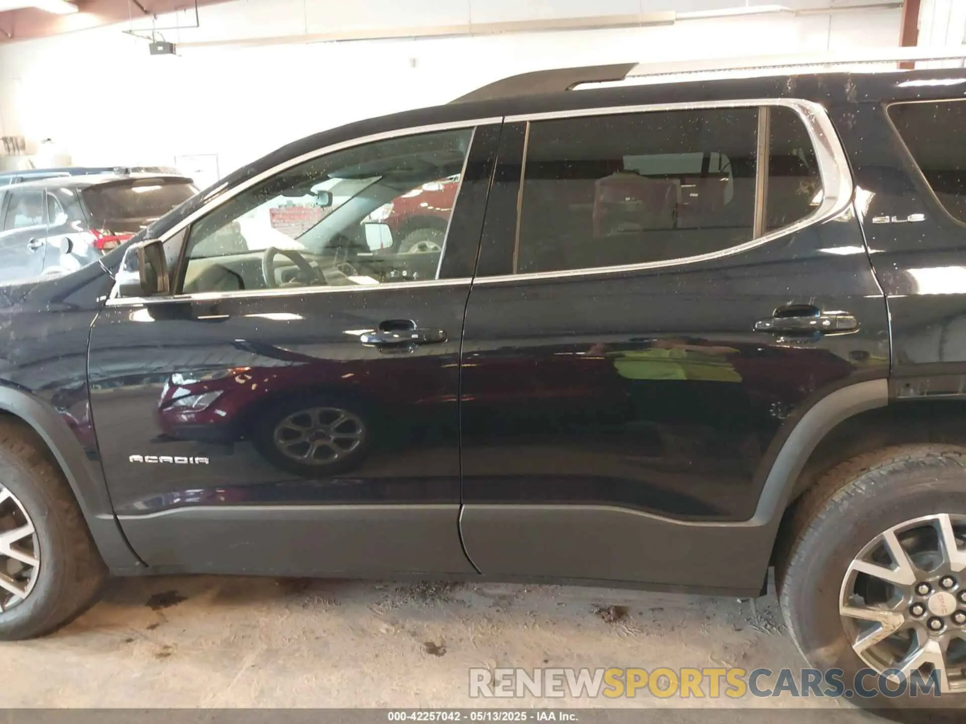14 fotografías del automóvil dañado 1GKKNRL47NZ161580 GMC ACADIA 2022