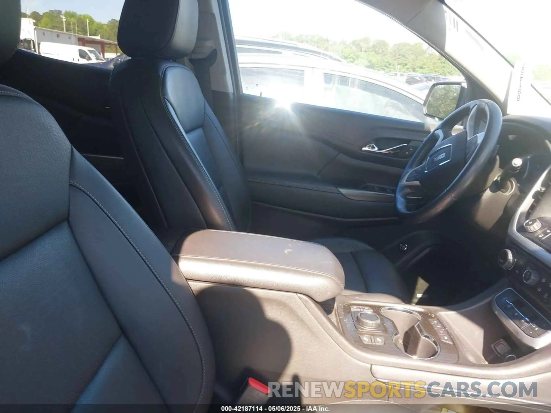 5 fotografías del automóvil dañado 1GKKNUL42NZ132720 GMC ACADIA 2022