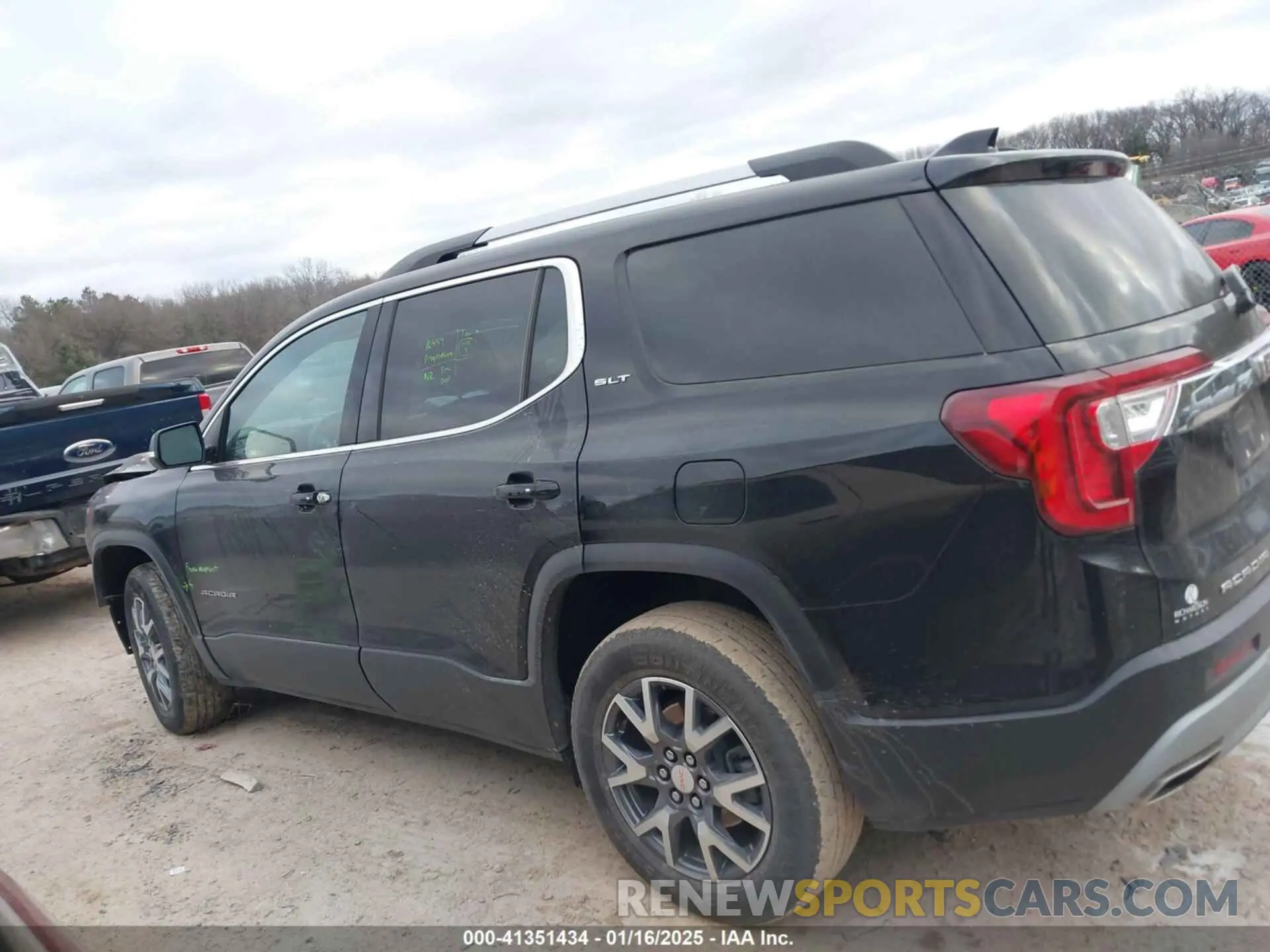 15 fotografías del automóvil dañado 1GKKNUL47NZ179614 GMC ACADIA 2022