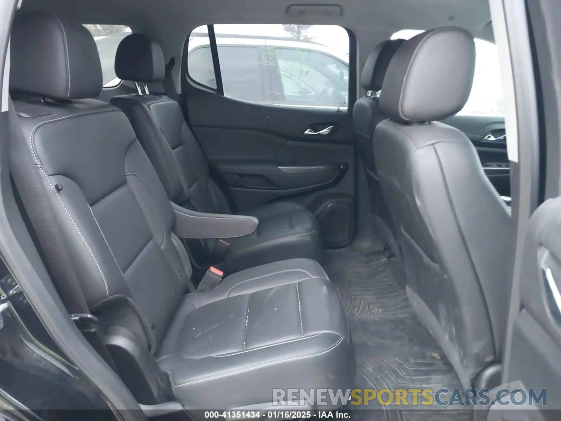 8 fotografías del automóvil dañado 1GKKNUL47NZ179614 GMC ACADIA 2022