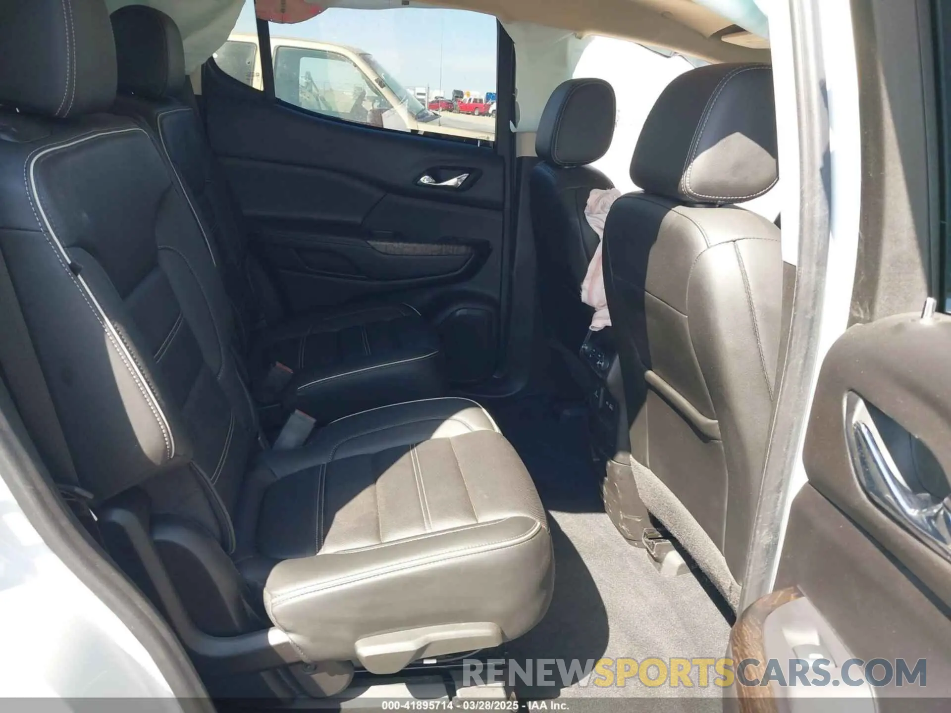 8 fotografías del automóvil dañado 1GKKNXLS1NZ115438 GMC ACADIA 2022