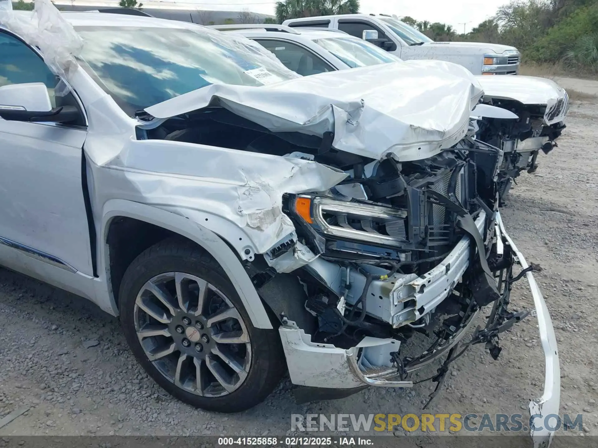 17 fotografías del automóvil dañado 1GKKNXLS6NZ139654 GMC ACADIA 2022