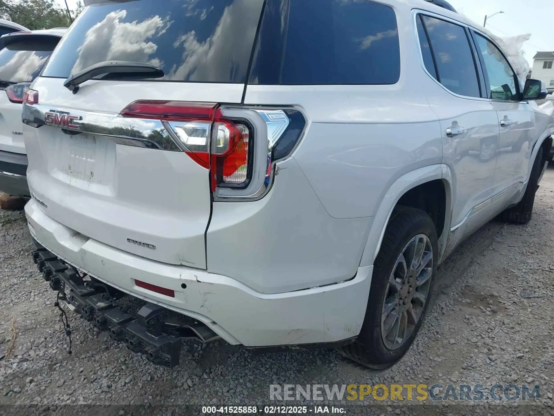 19 fotografías del automóvil dañado 1GKKNXLS6NZ139654 GMC ACADIA 2022