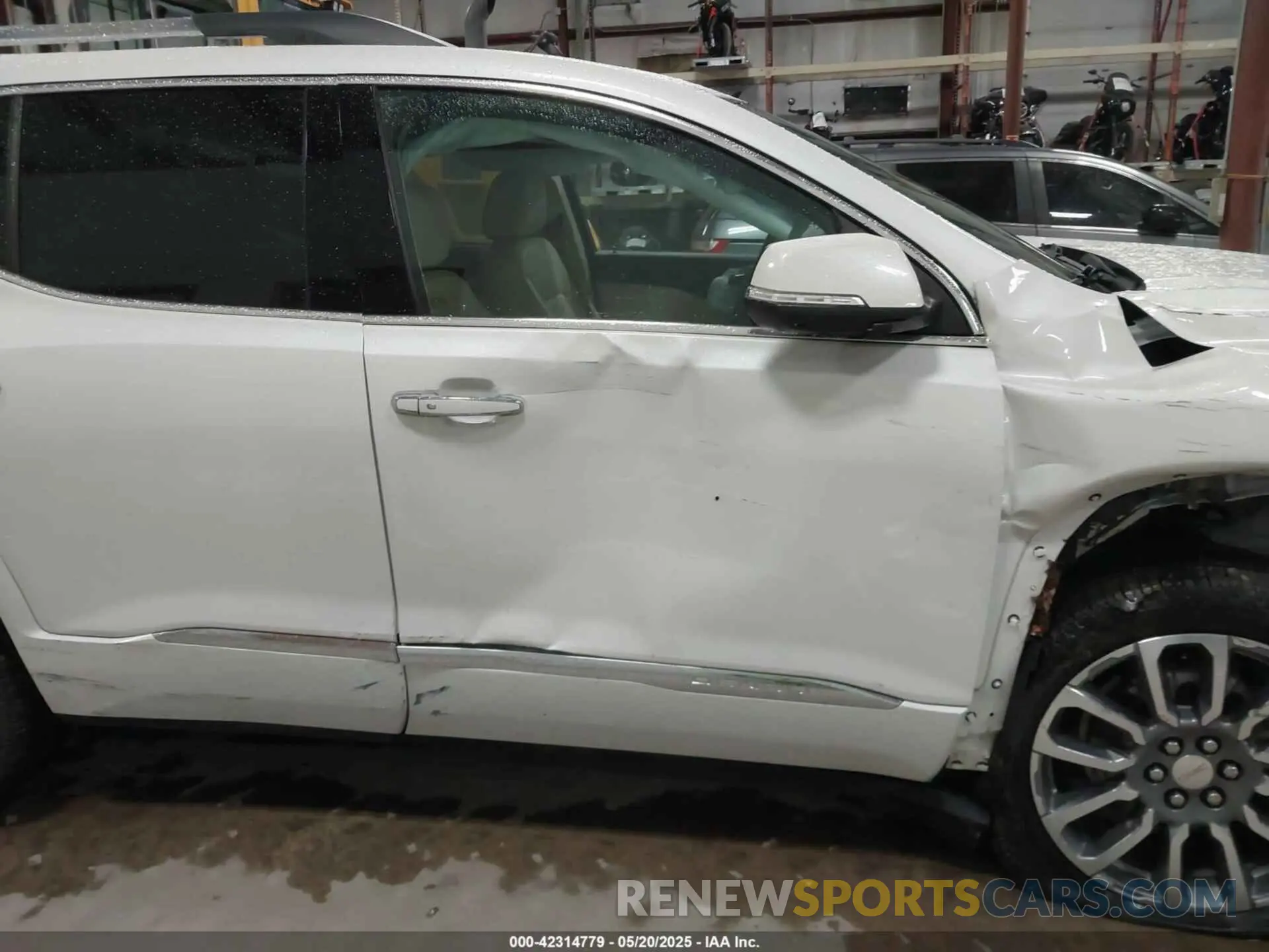 14 fotografías del automóvil dañado 1GKKNXLS8NZ103450 GMC ACADIA 2022