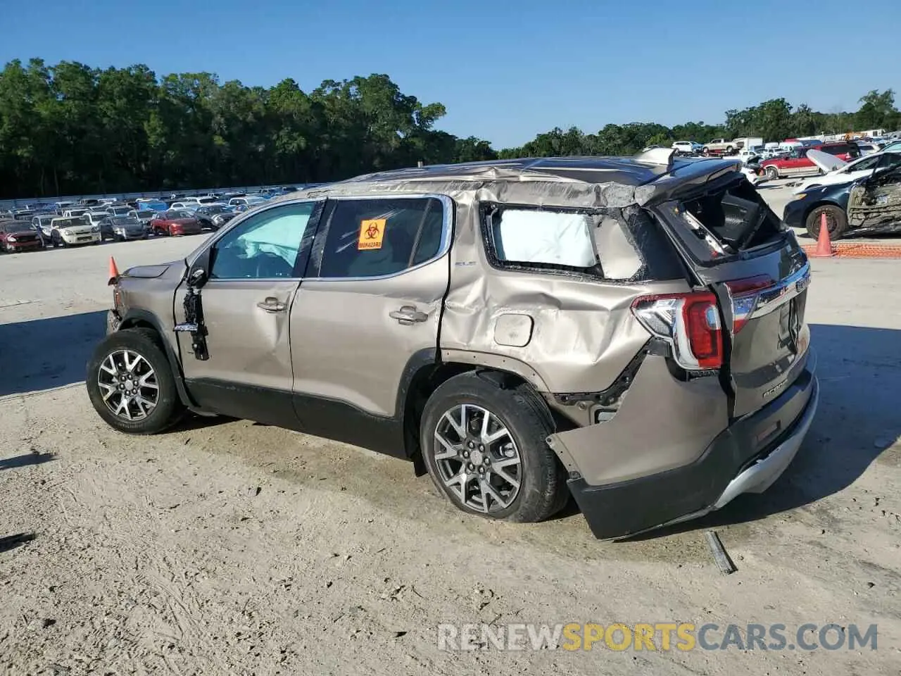 2 fotografías del automóvil dañado 1GKKNKL44PZ157349 GMC ACADIA 2023