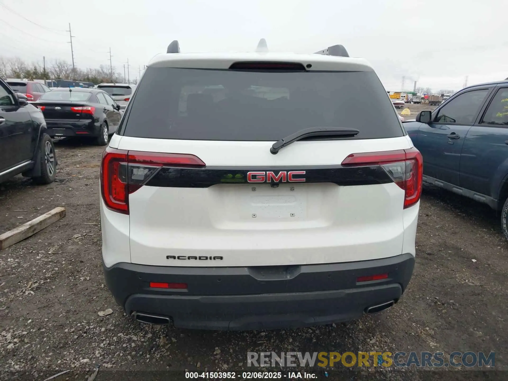 17 fotografías del automóvil dañado 1GKKNKL46PZ202405 GMC ACADIA 2023