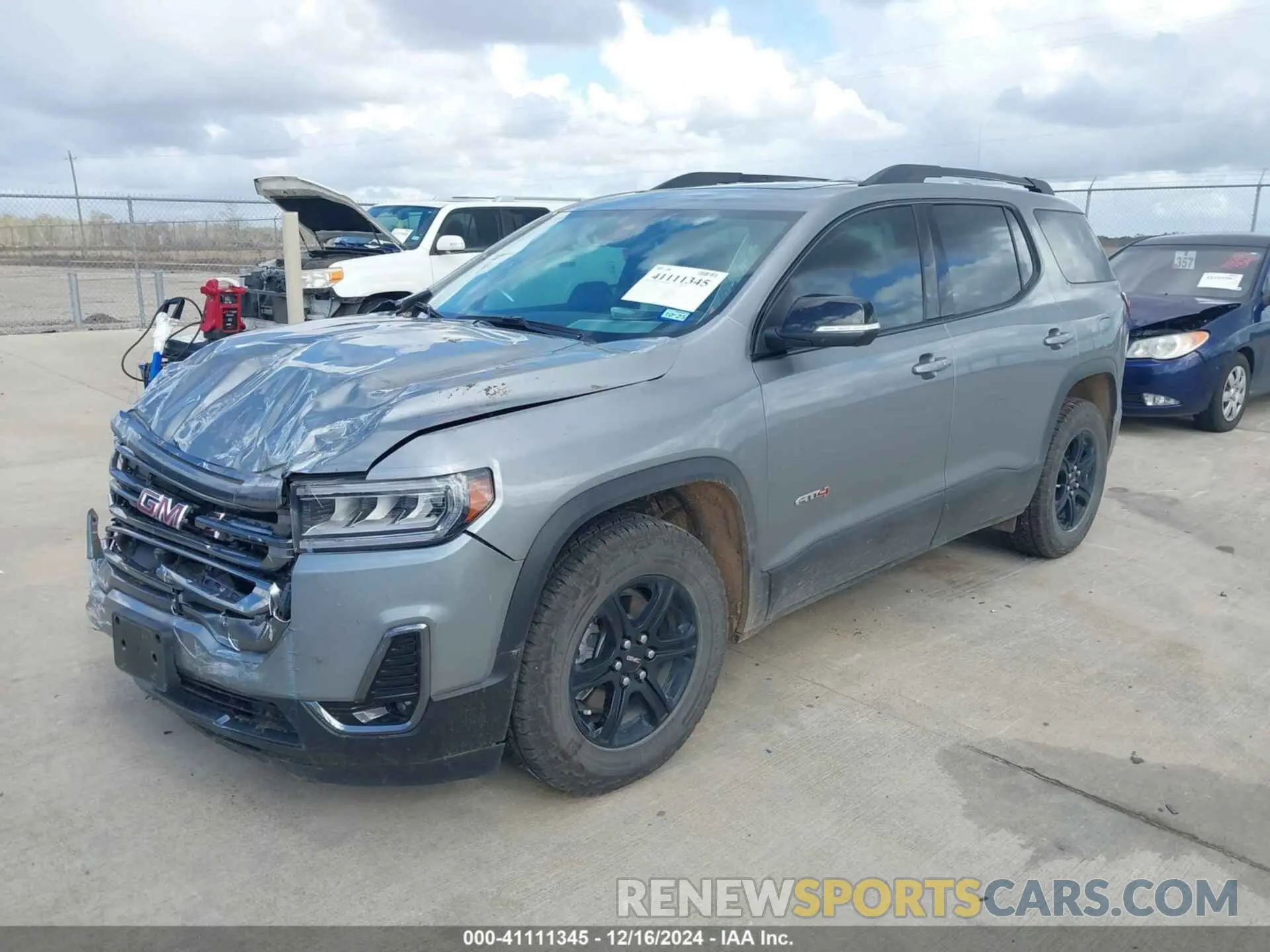 2 fotografías del automóvil dañado 1GKKNLLS0PZ241222 GMC ACADIA 2023