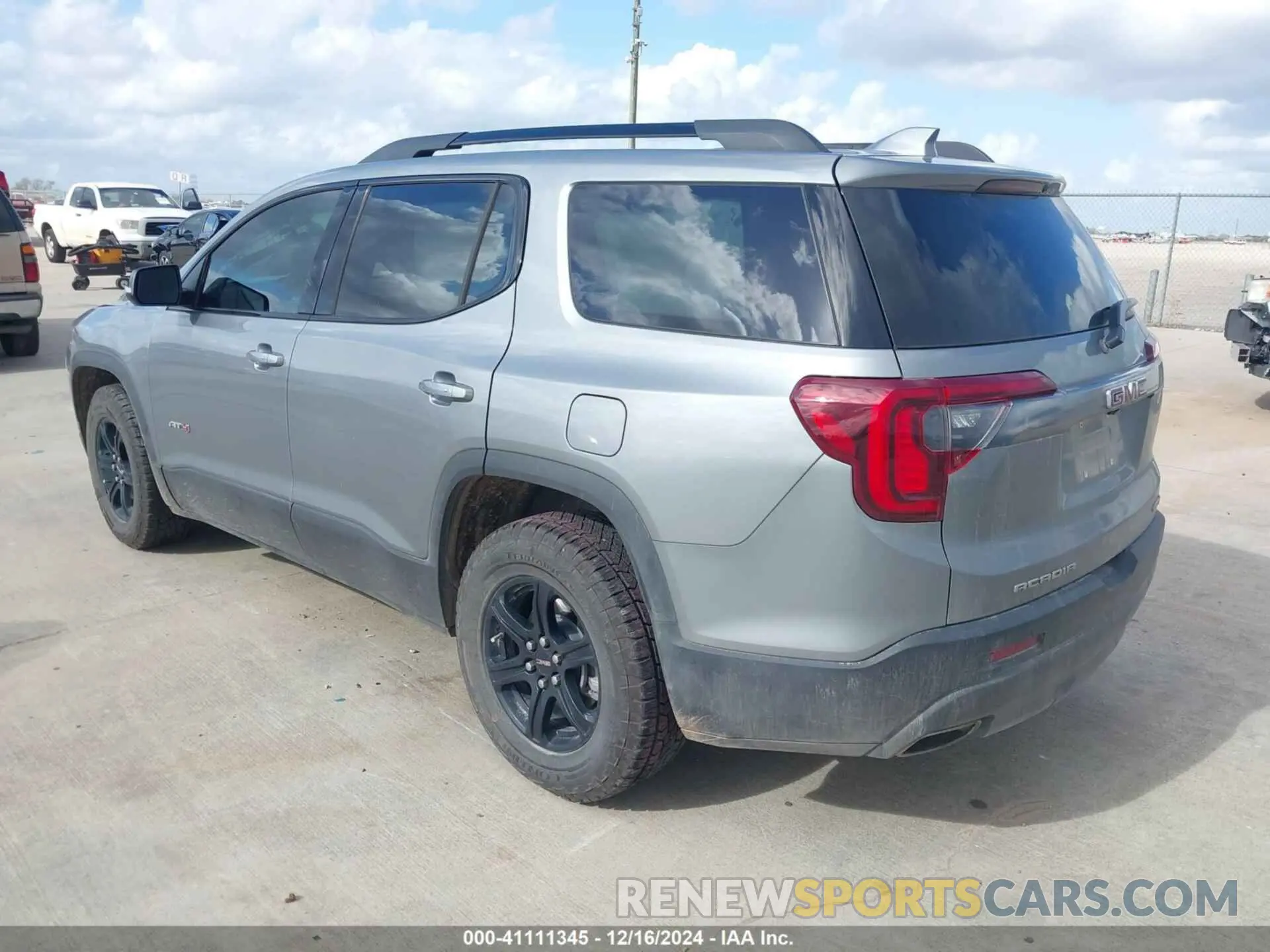 3 fotografías del automóvil dañado 1GKKNLLS0PZ241222 GMC ACADIA 2023