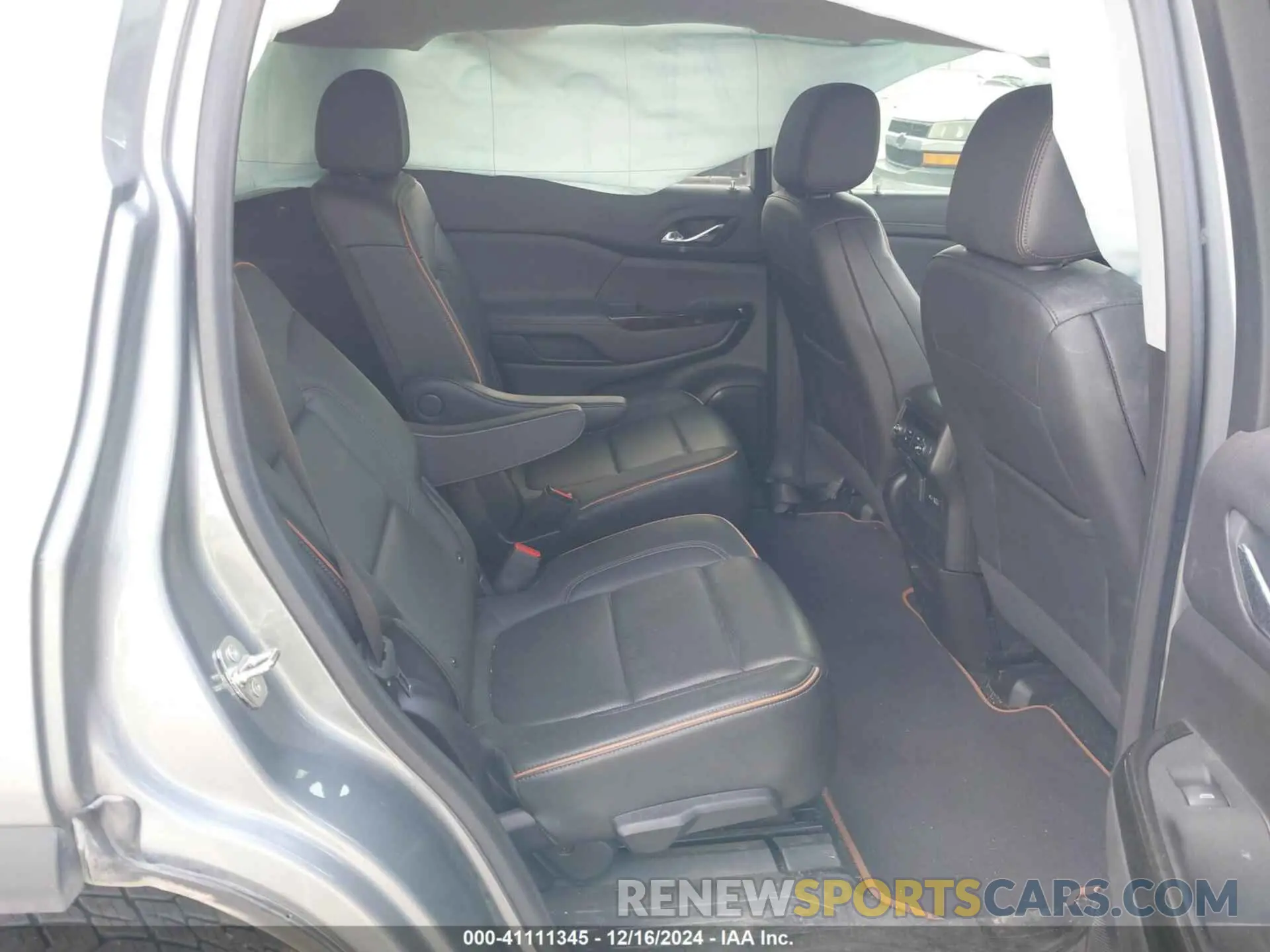 8 fotografías del automóvil dañado 1GKKNLLS0PZ241222 GMC ACADIA 2023