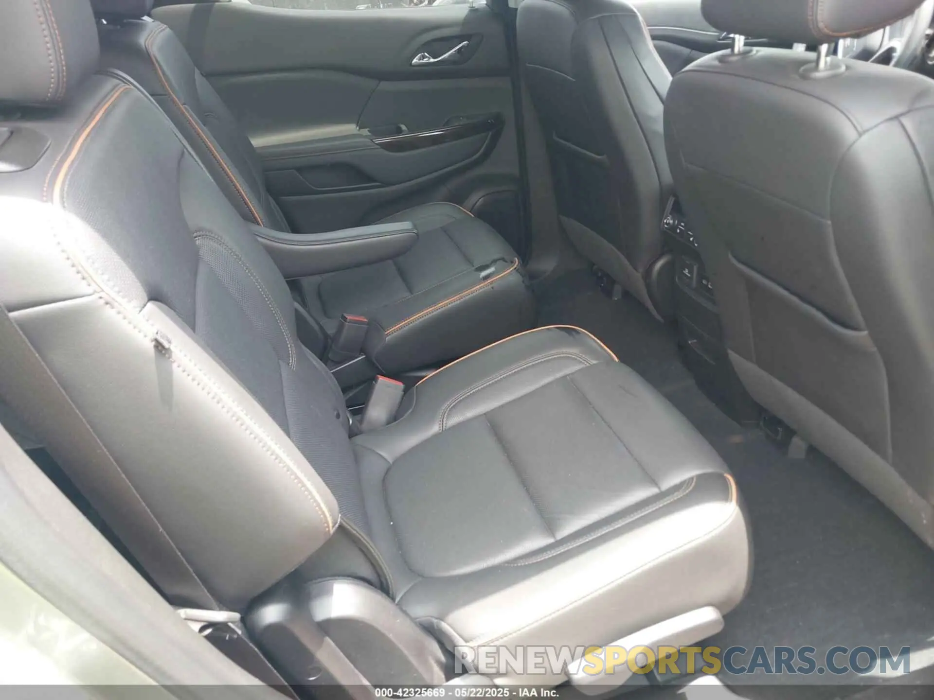 8 fotografías del automóvil dañado 1GKKNLLS0PZ244797 GMC ACADIA 2023