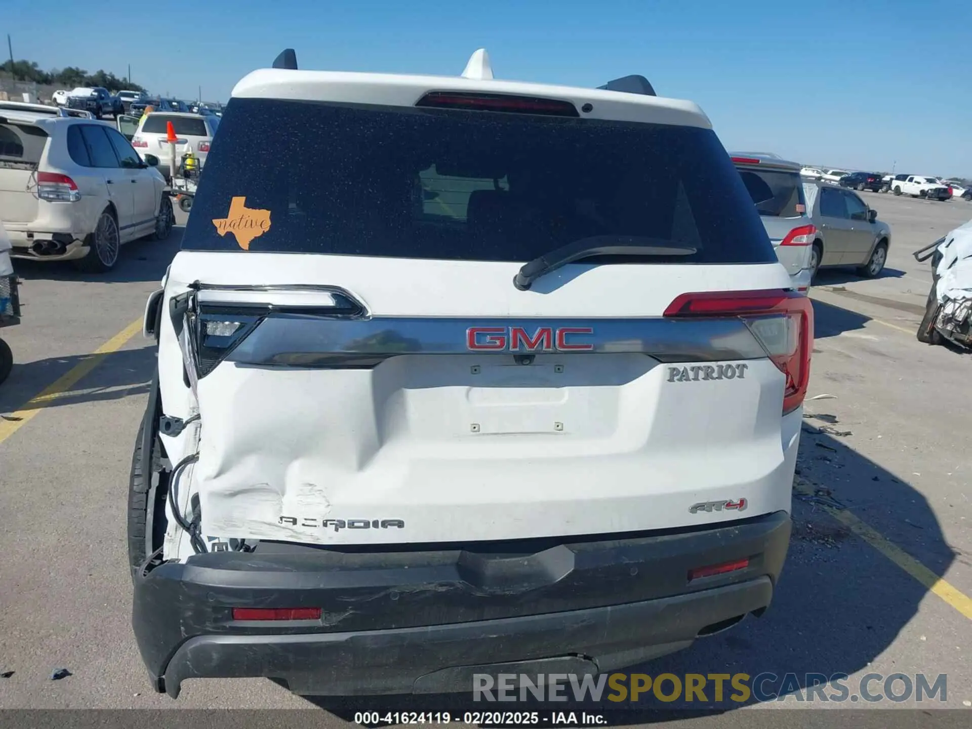 16 fotografías del automóvil dañado 1GKKNLLS3PZ185891 GMC ACADIA 2023