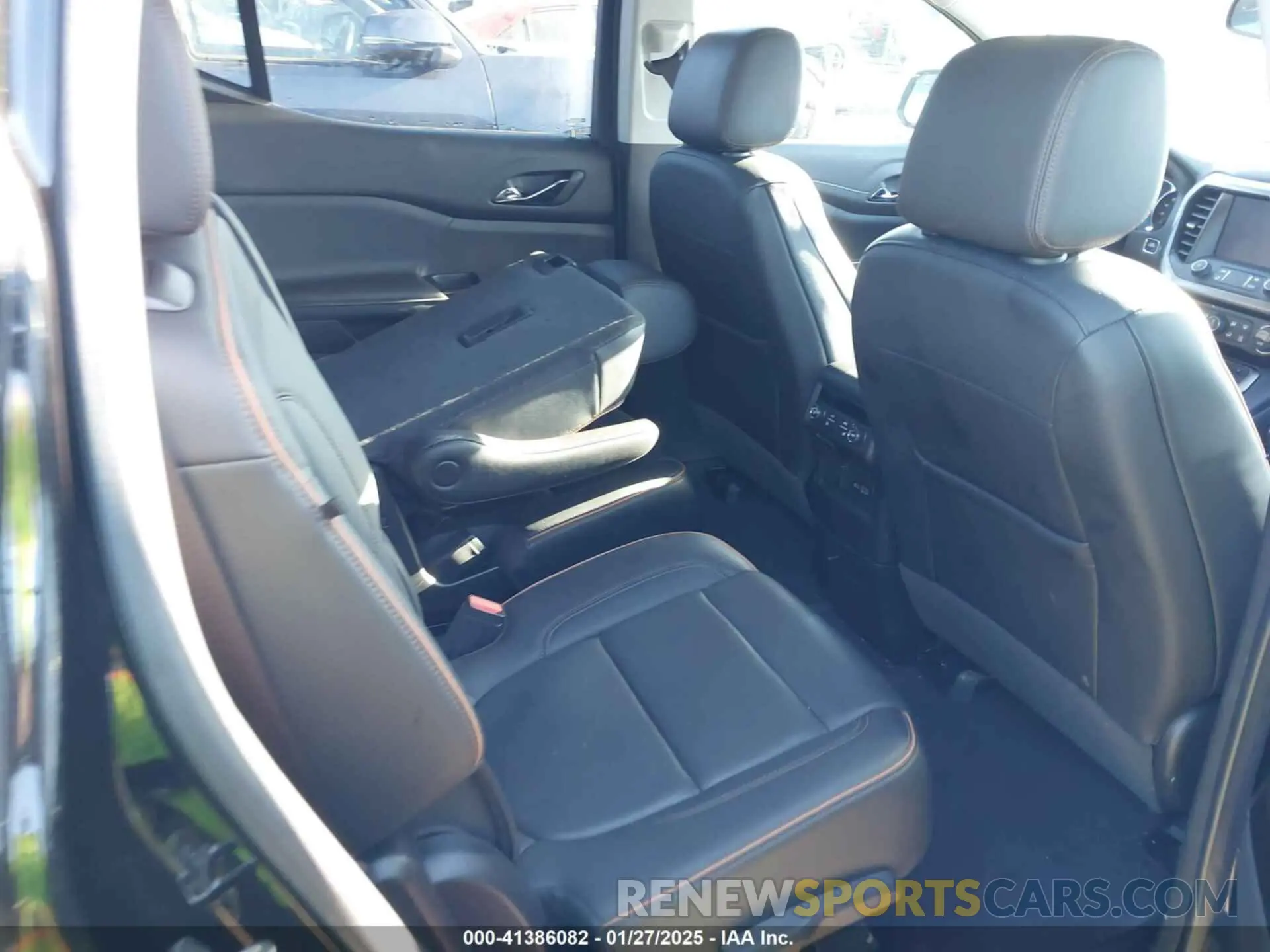 8 fotografías del automóvil dañado 1GKKNLLS9PZ262635 GMC ACADIA 2023