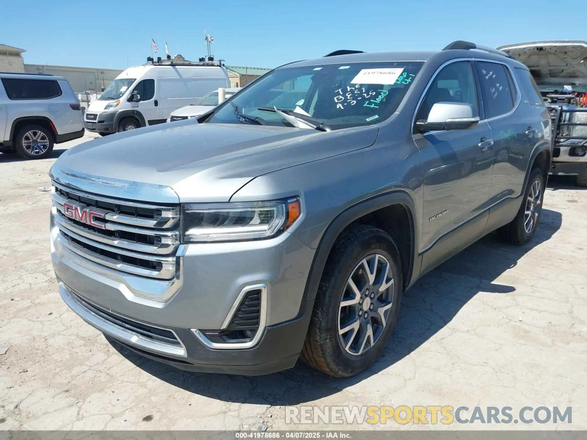 2 fotografías del automóvil dañado 1GKKNML41PZ250017 GMC ACADIA 2023