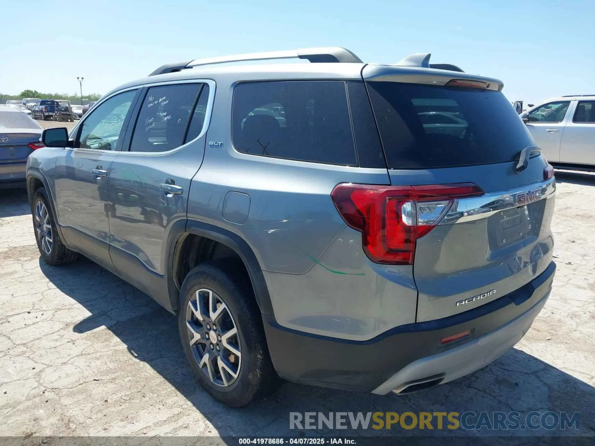3 fotografías del automóvil dañado 1GKKNML41PZ250017 GMC ACADIA 2023