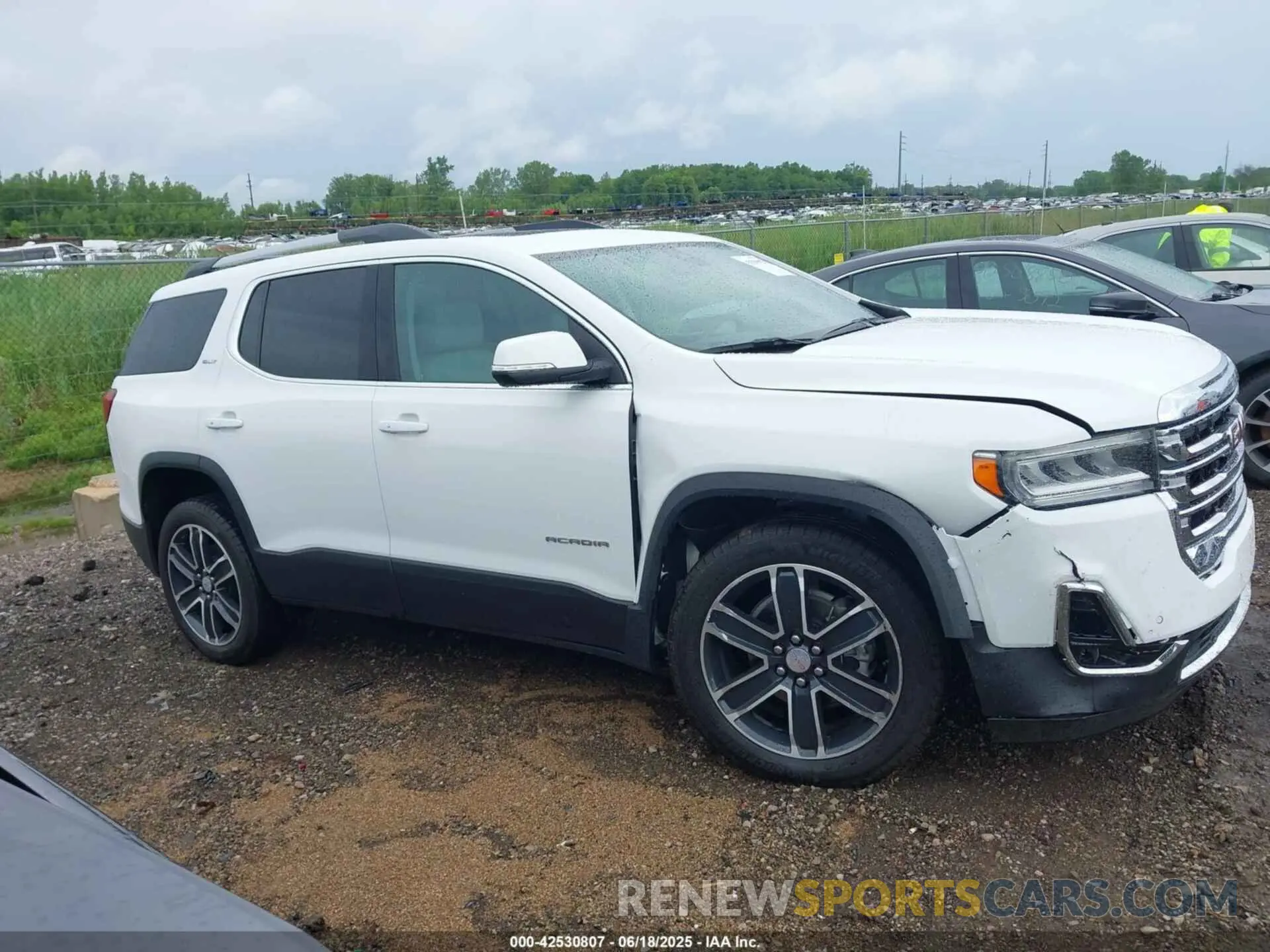 13 fotografías del automóvil dañado 1GKKNML42PZ138438 GMC ACADIA 2023