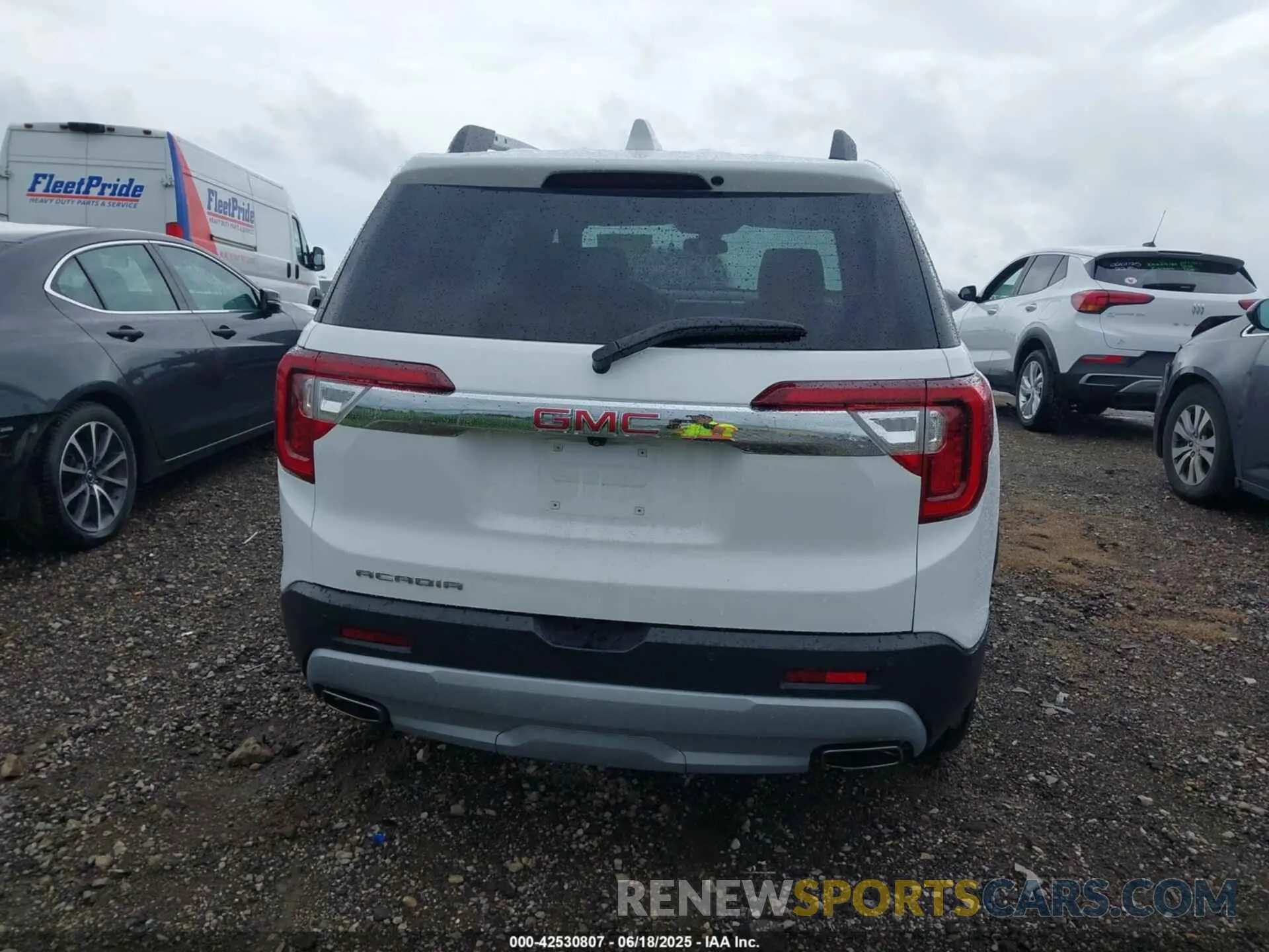 16 fotografías del automóvil dañado 1GKKNML42PZ138438 GMC ACADIA 2023
