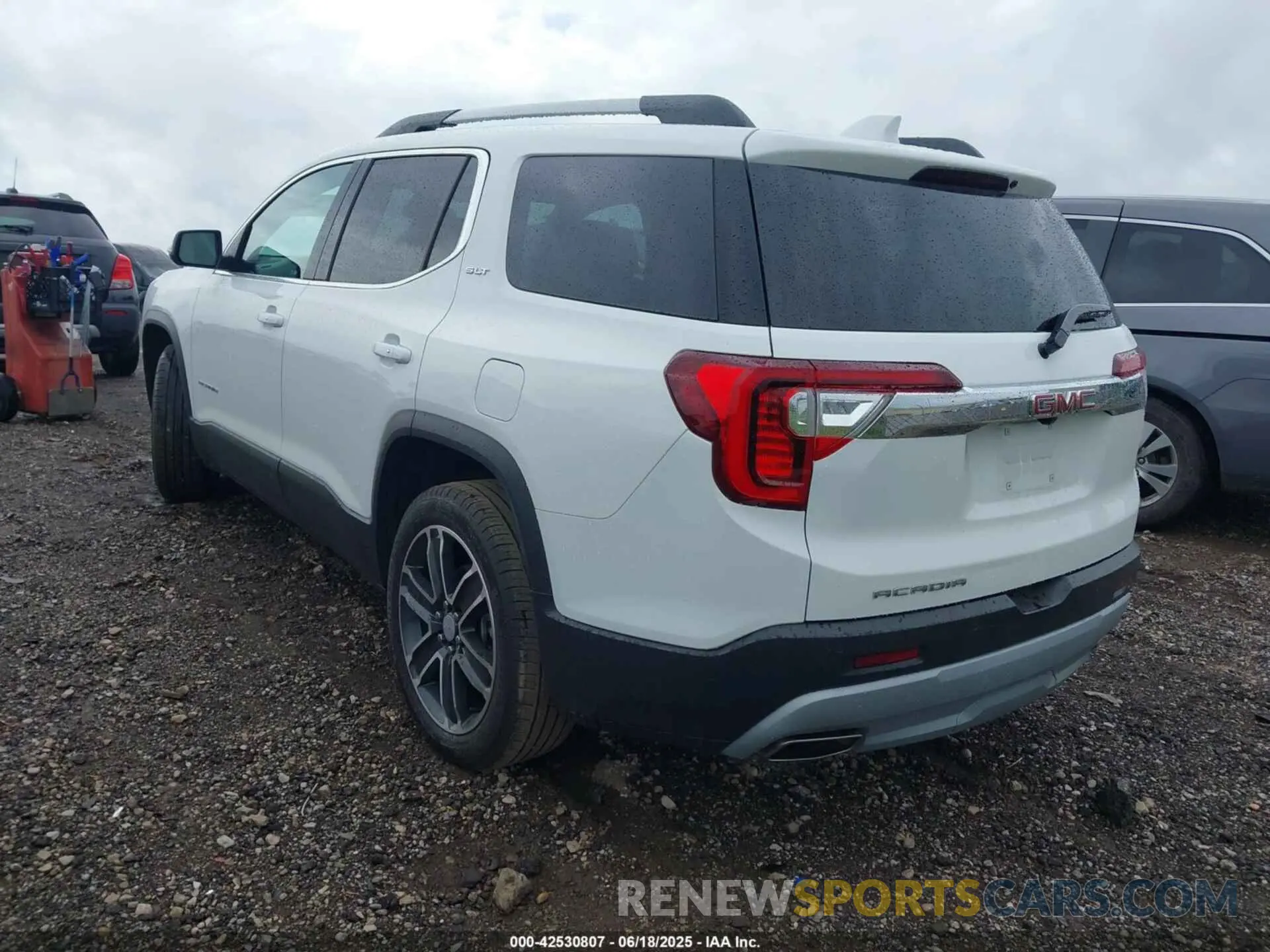 3 fotografías del automóvil dañado 1GKKNML42PZ138438 GMC ACADIA 2023