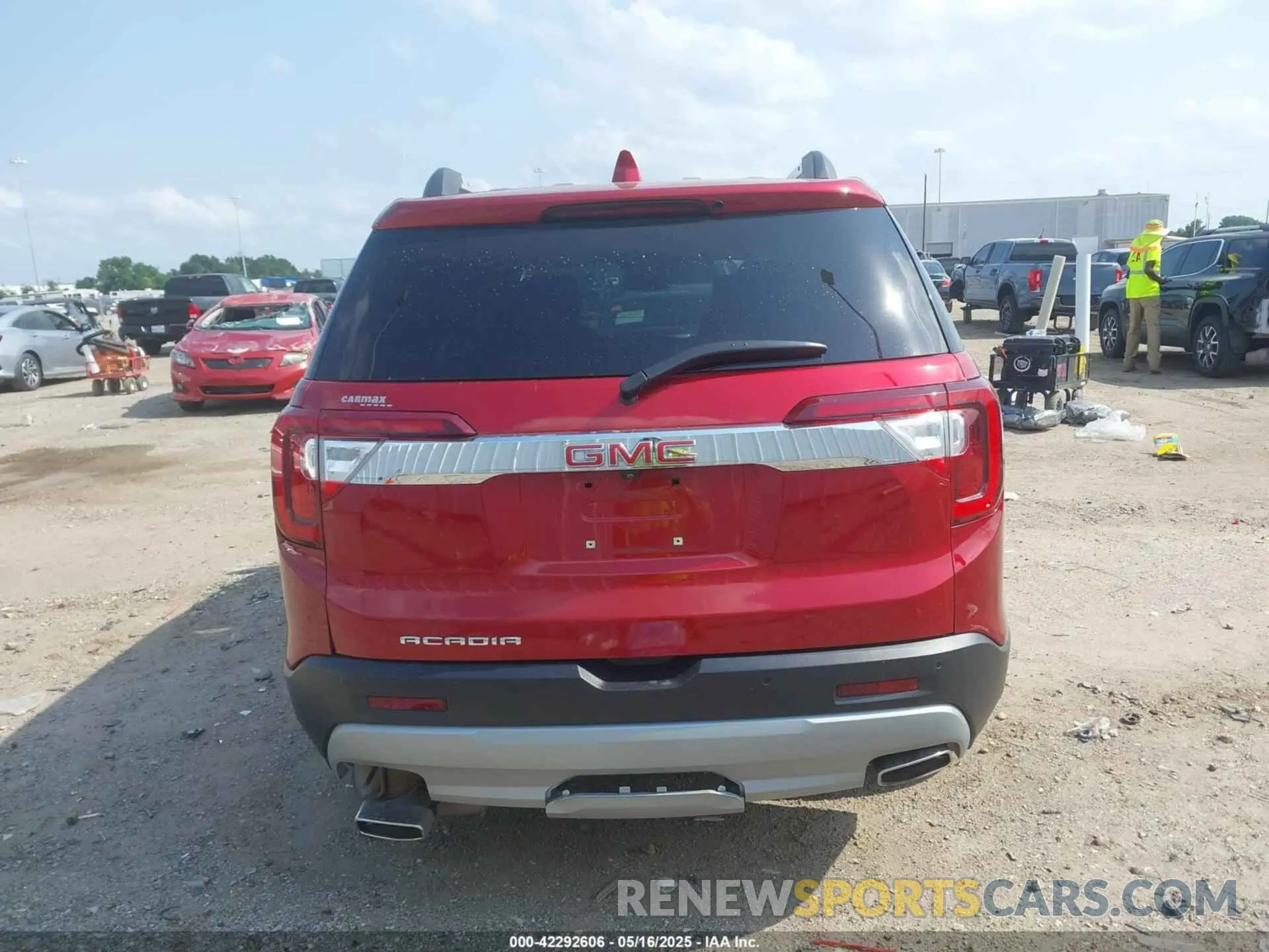 16 fotografías del automóvil dañado 1GKKNML42PZ173612 GMC ACADIA 2023