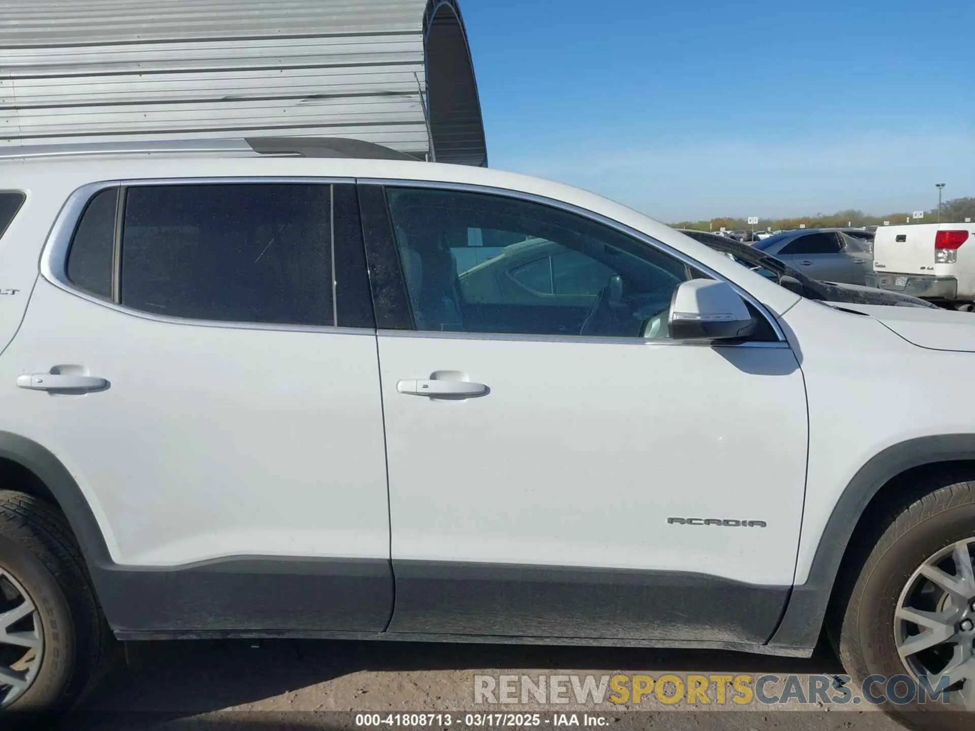 13 fotografías del automóvil dañado 1GKKNML47PZ168955 GMC ACADIA 2023