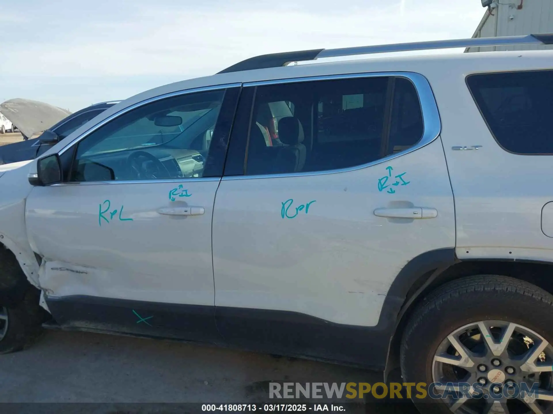 14 fotografías del automóvil dañado 1GKKNML47PZ168955 GMC ACADIA 2023