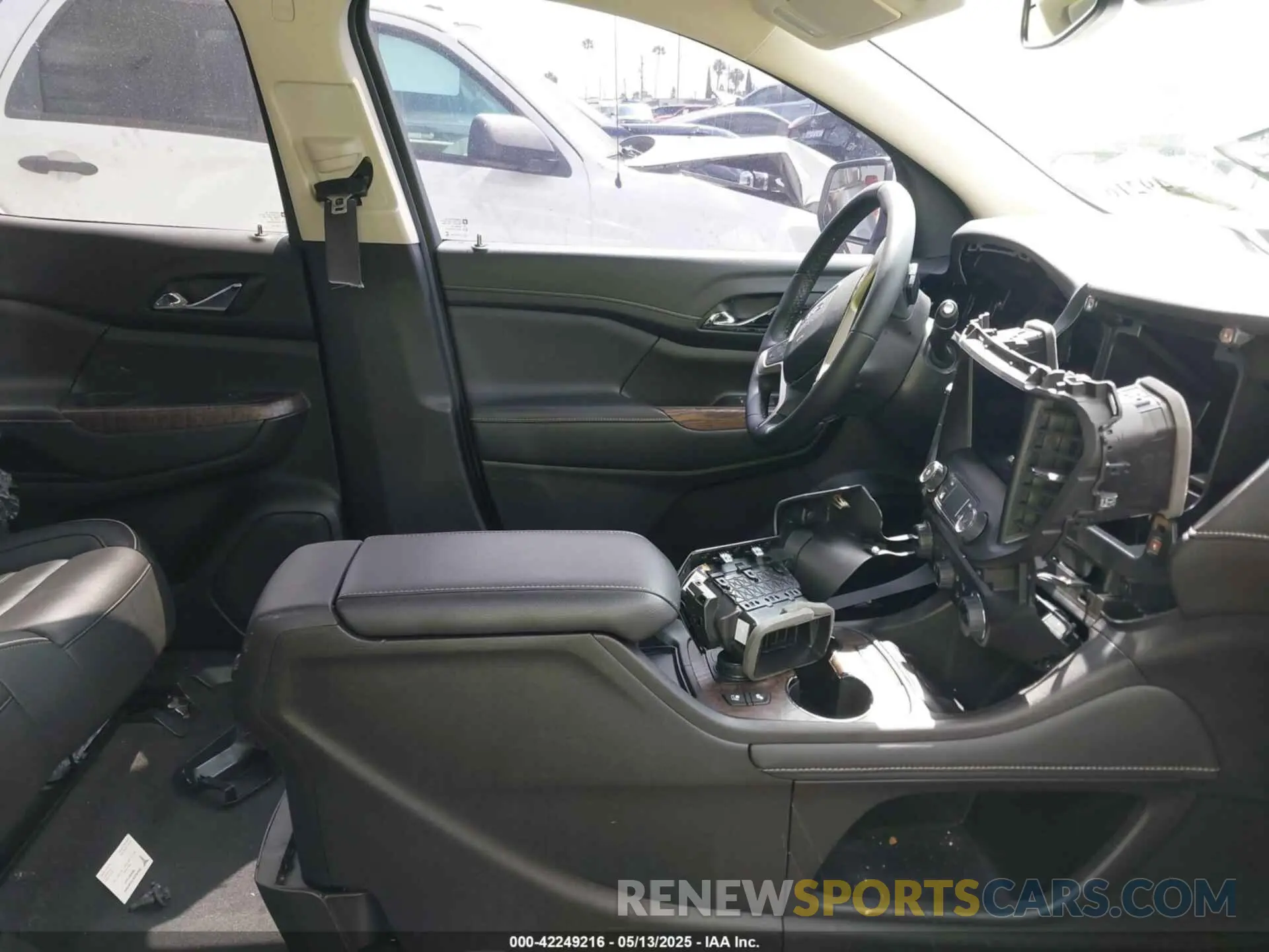 5 fotografías del automóvil dañado 1GKKNPL4XPZ226865 GMC ACADIA 2023