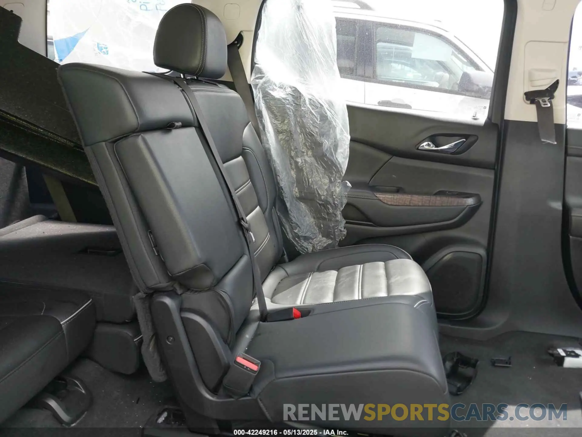 8 fotografías del automóvil dañado 1GKKNPL4XPZ226865 GMC ACADIA 2023