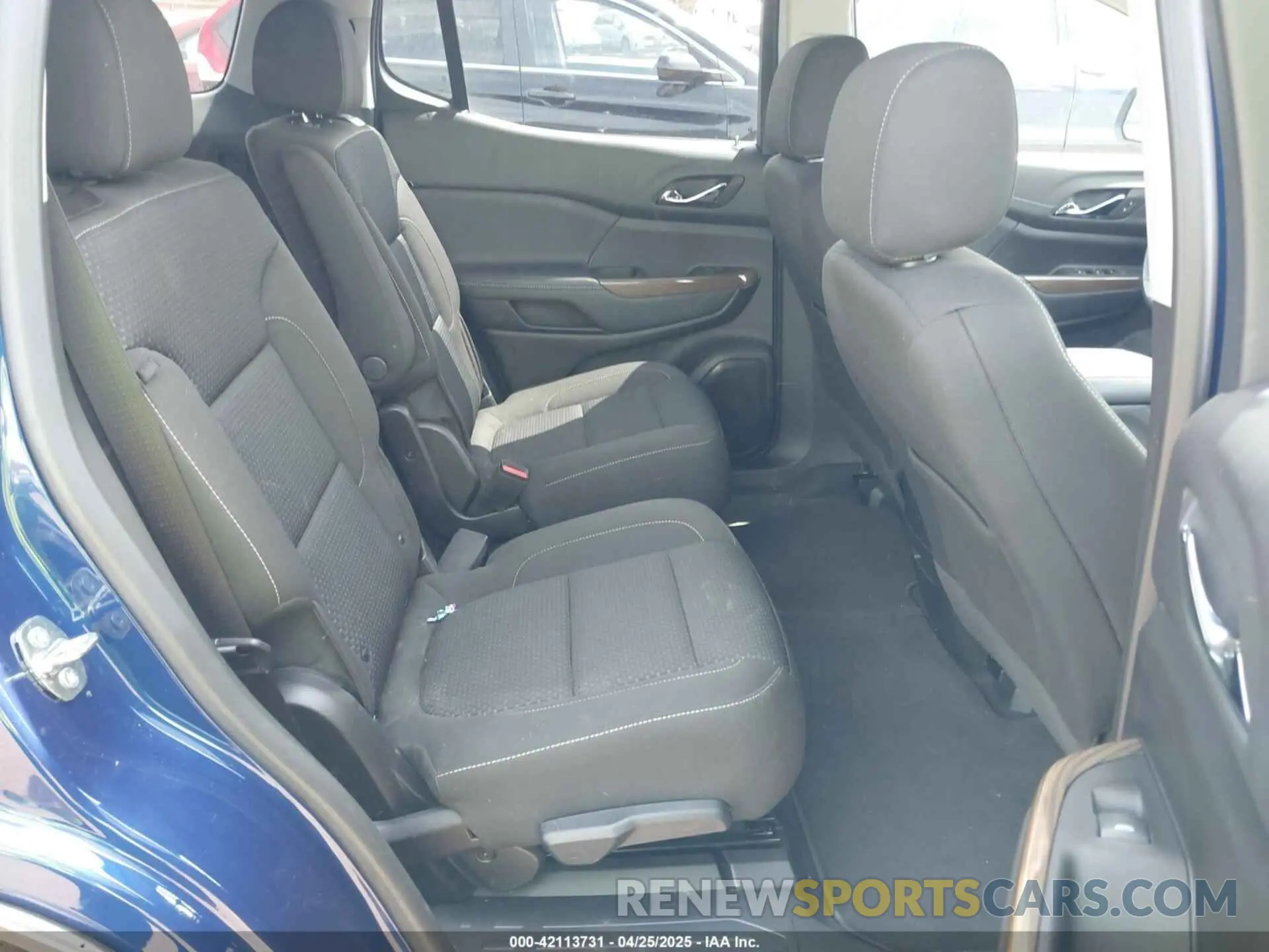 8 fotografías del automóvil dañado 1GKKNRL49PZ173569 GMC ACADIA 2023