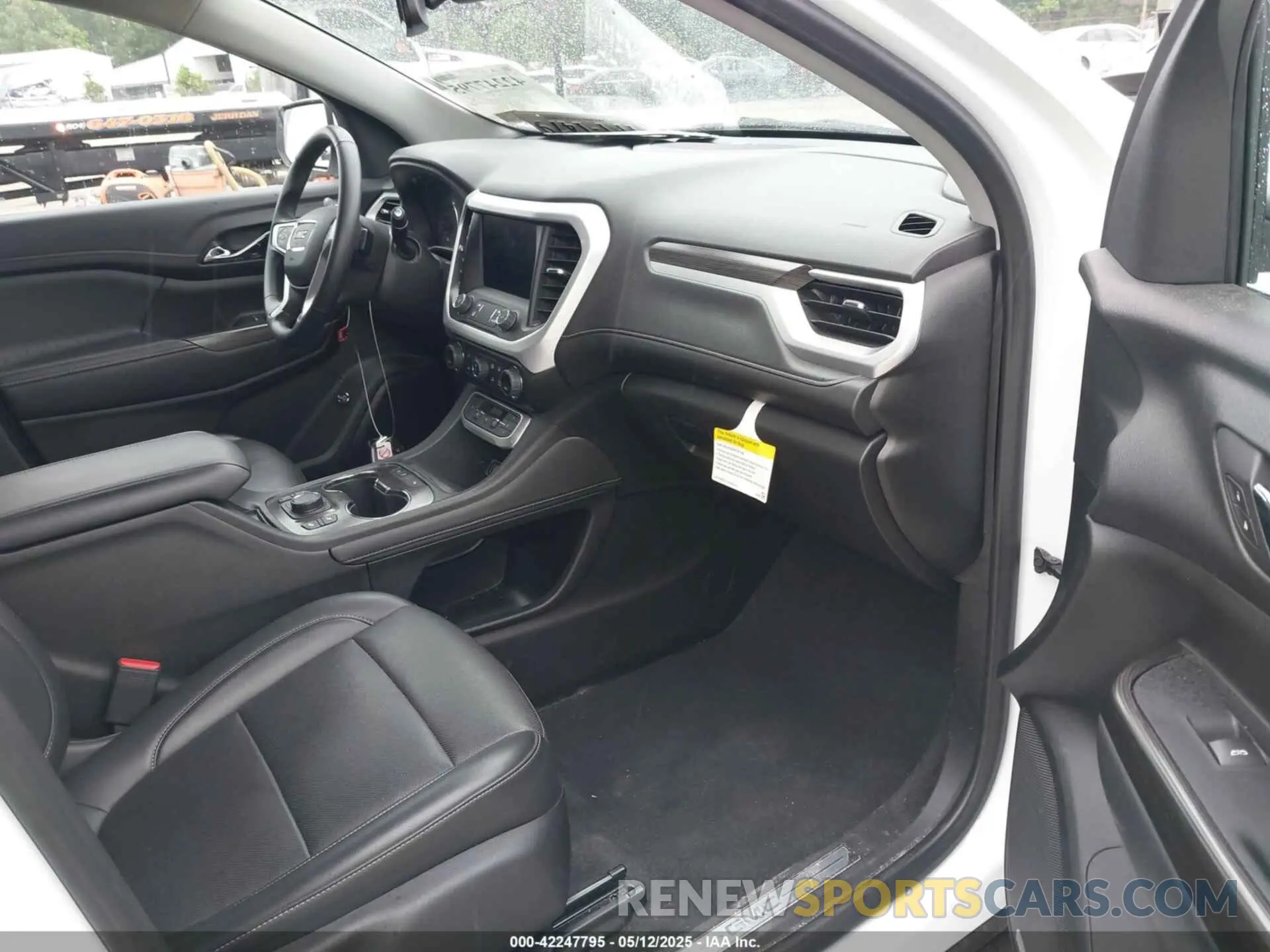 5 fotografías del automóvil dañado 1GKKNUL41PZ211685 GMC ACADIA 2023