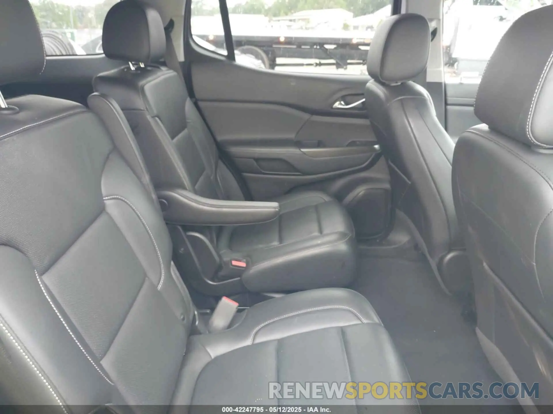 8 fotografías del automóvil dañado 1GKKNUL41PZ211685 GMC ACADIA 2023