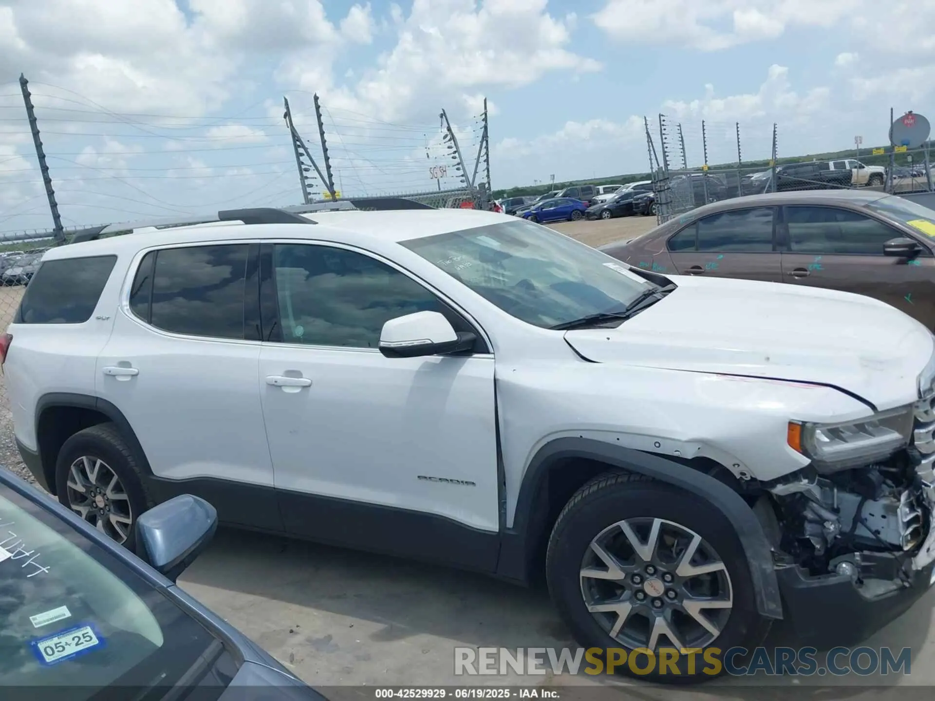 13 fotografías del automóvil dañado 1GKKNUL45PZ201984 GMC ACADIA 2023