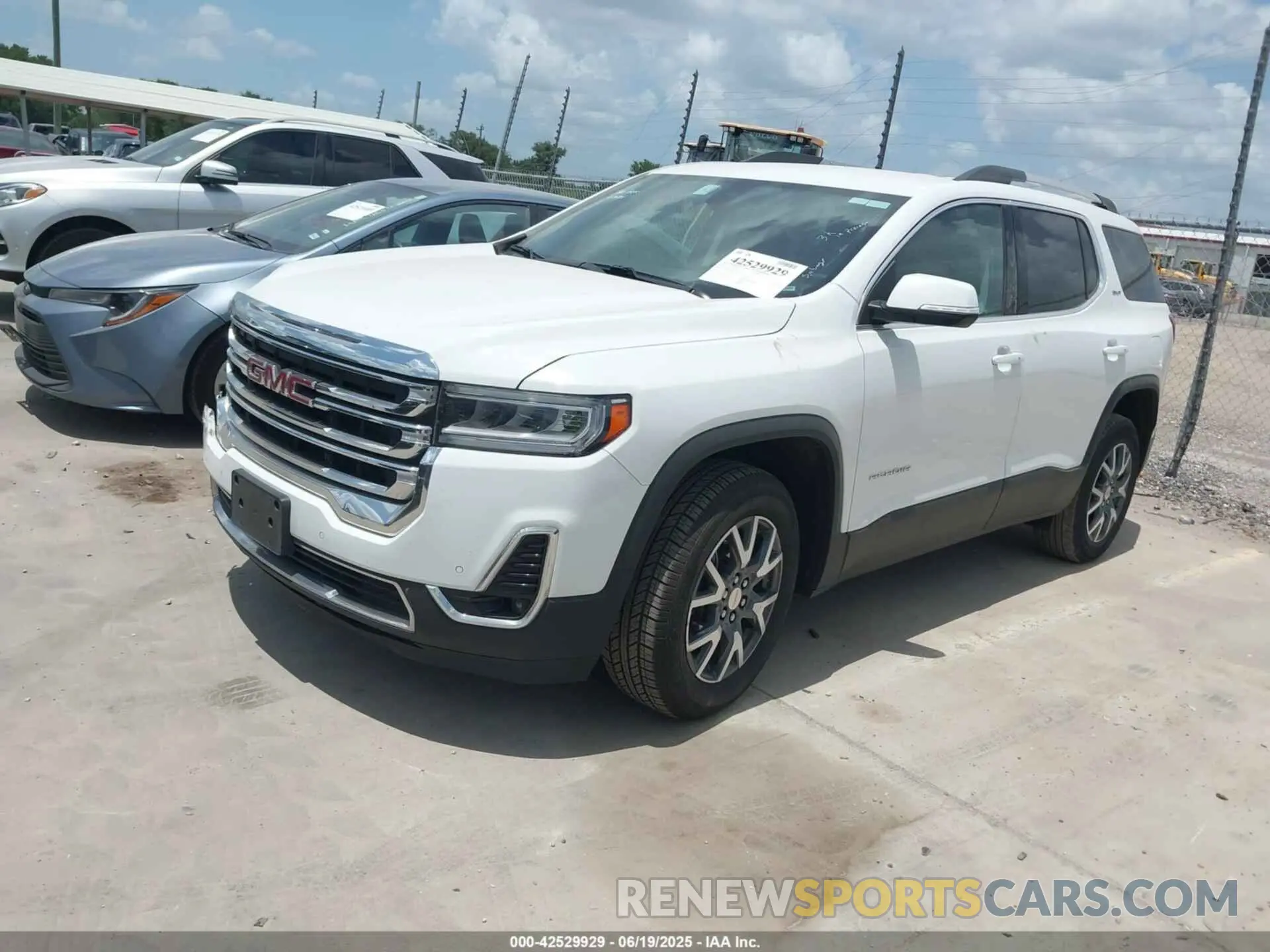 2 fotografías del automóvil dañado 1GKKNUL45PZ201984 GMC ACADIA 2023