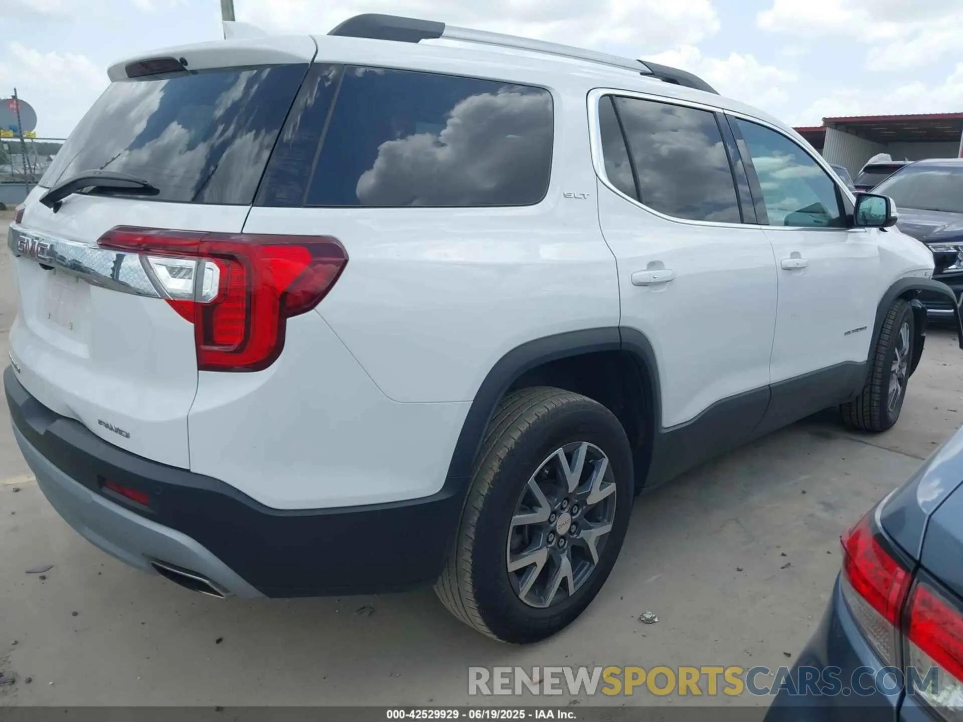 4 fotografías del automóvil dañado 1GKKNUL45PZ201984 GMC ACADIA 2023