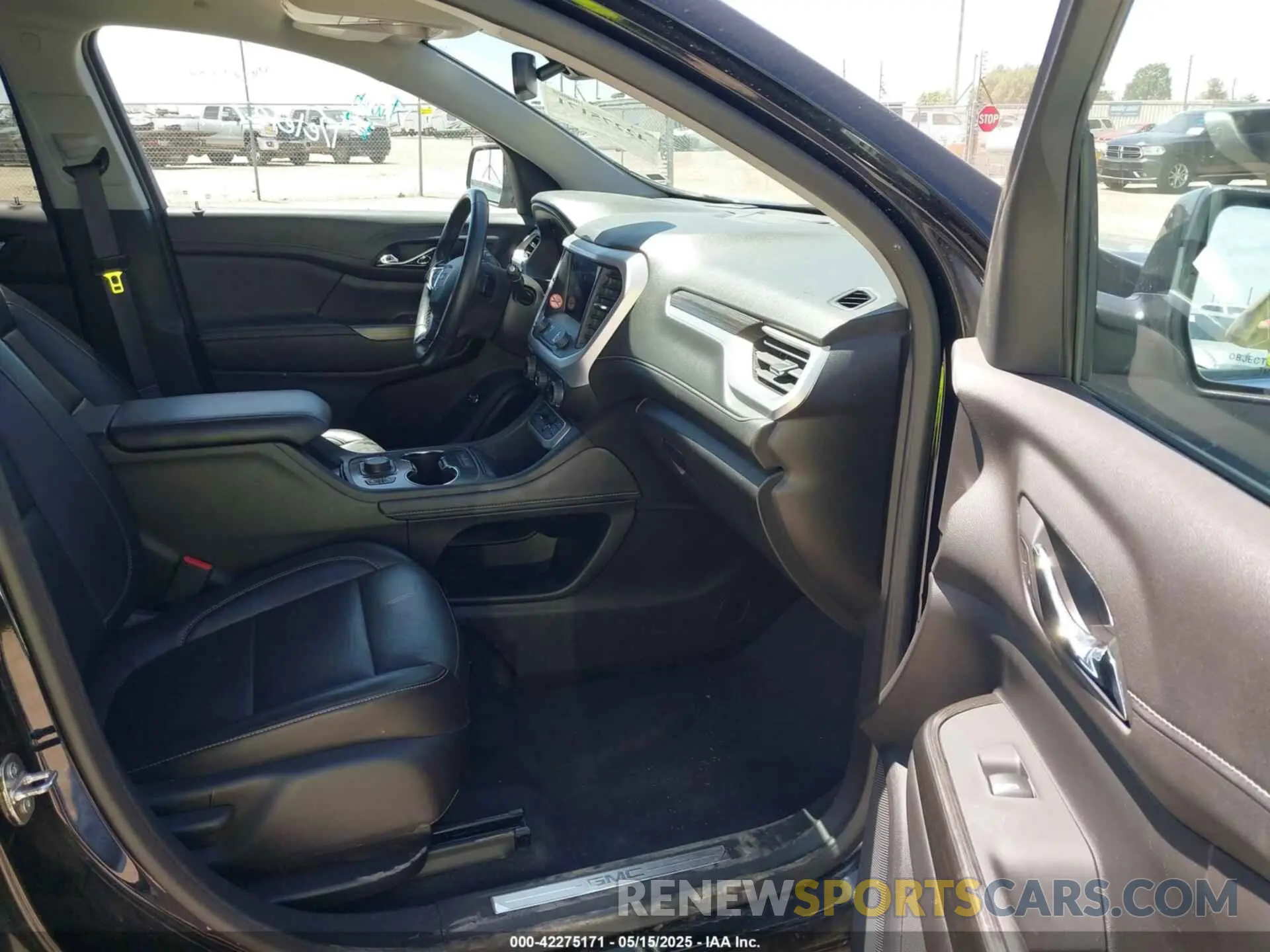 5 fotografías del automóvil dañado 1GKKNUL4XPZ234253 GMC ACADIA 2023