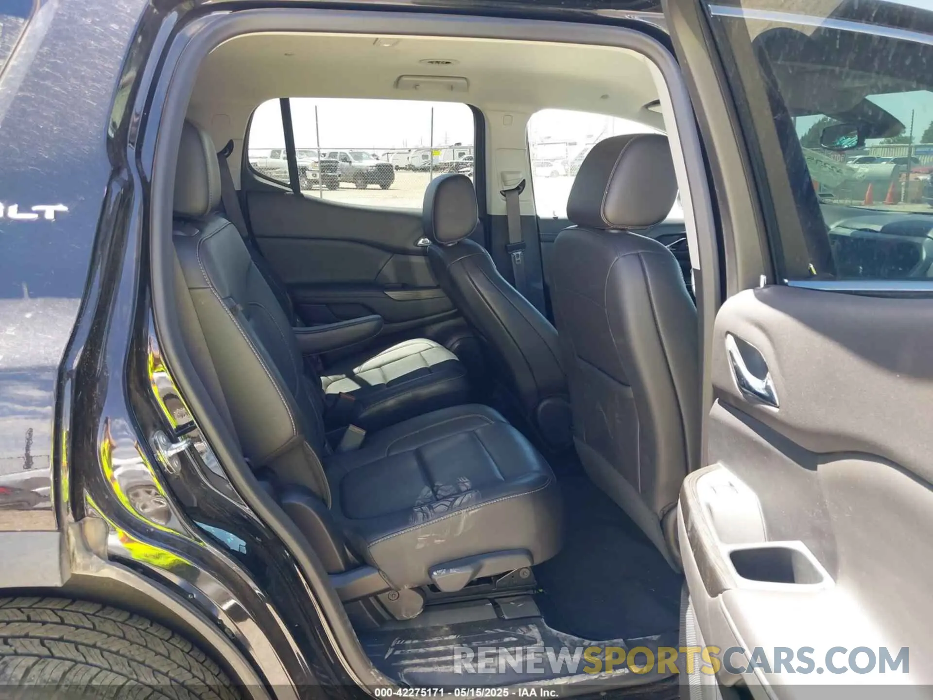 8 fotografías del automóvil dañado 1GKKNUL4XPZ234253 GMC ACADIA 2023