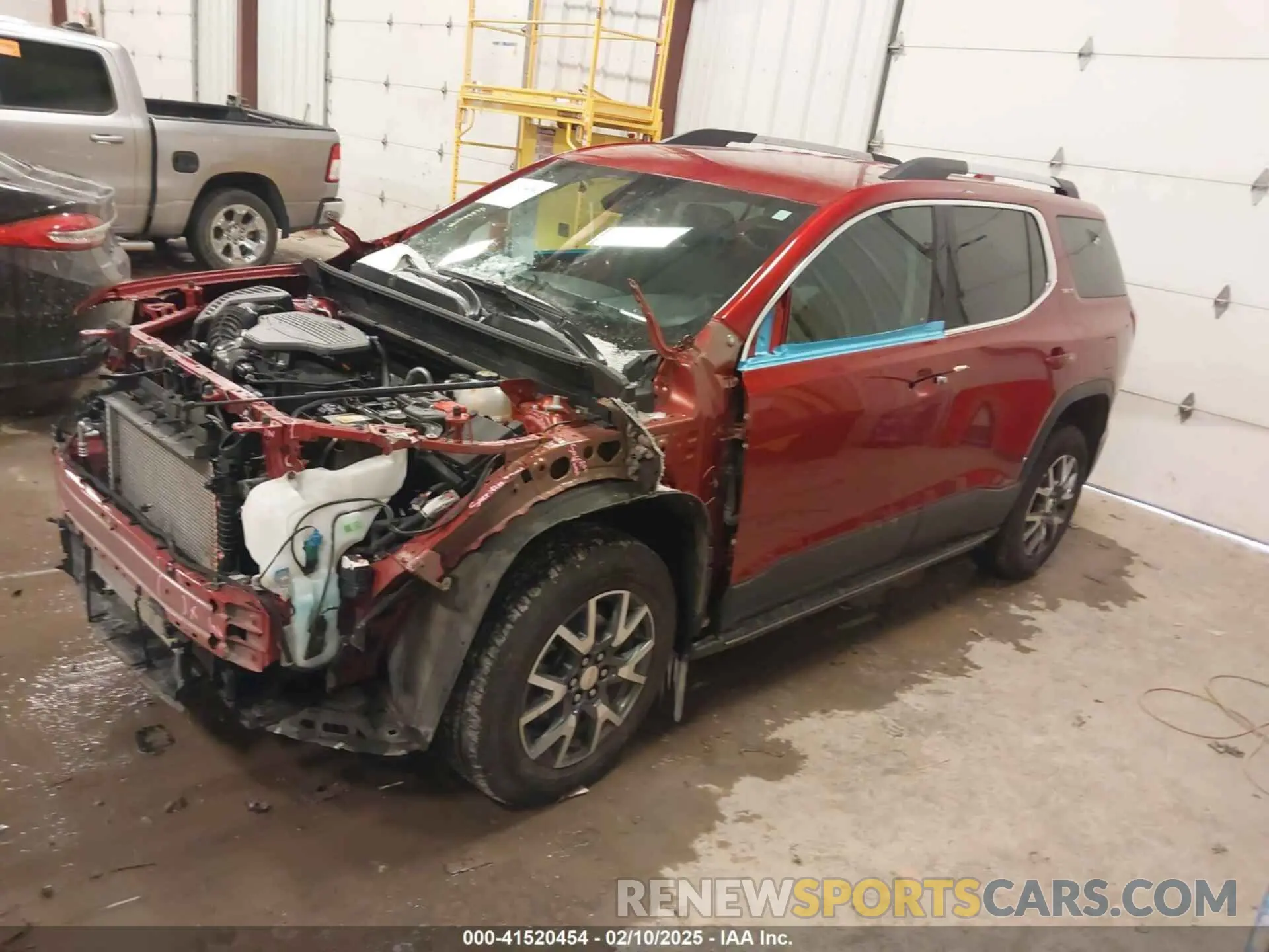 2 fotografías del automóvil dañado 1GKKNULS0PZ255501 GMC ACADIA 2023