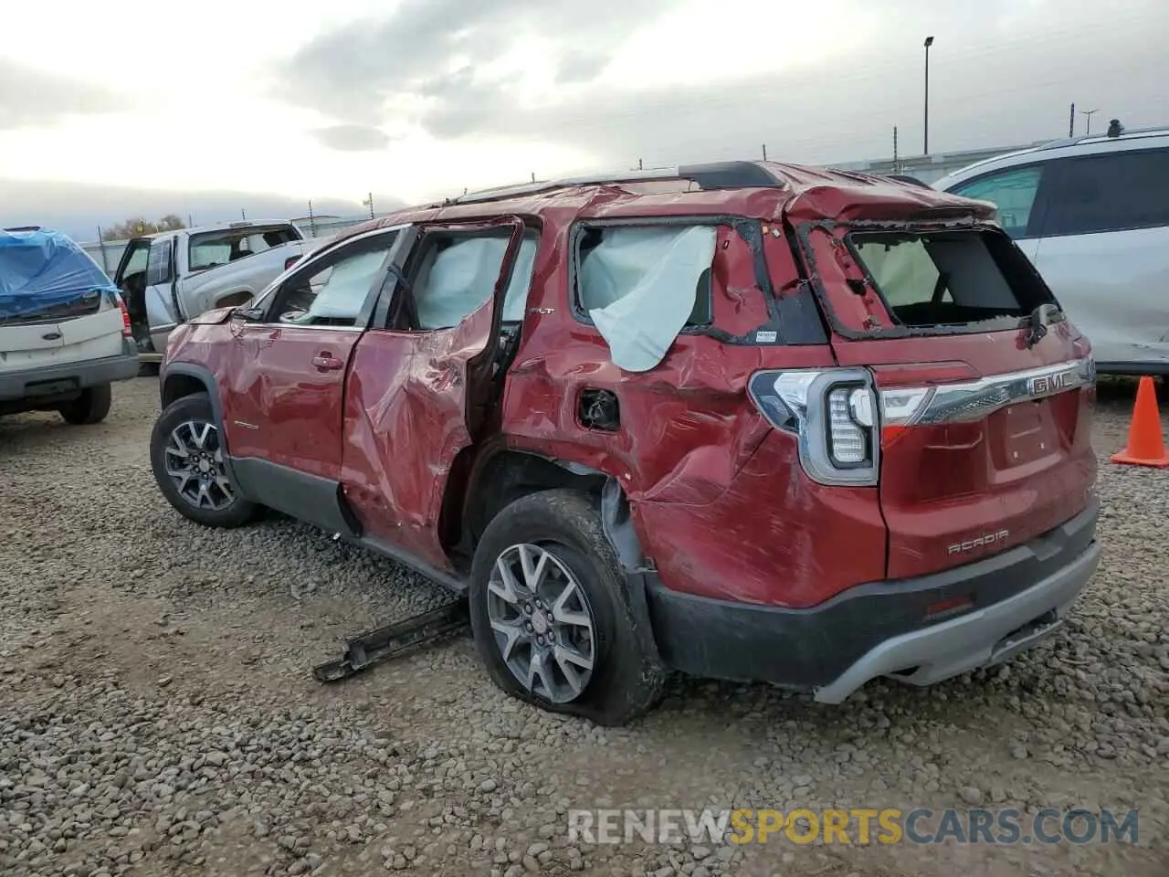 2 fotografías del automóvil dañado 1GKKNULS6PZ228609 GMC ACADIA 2023