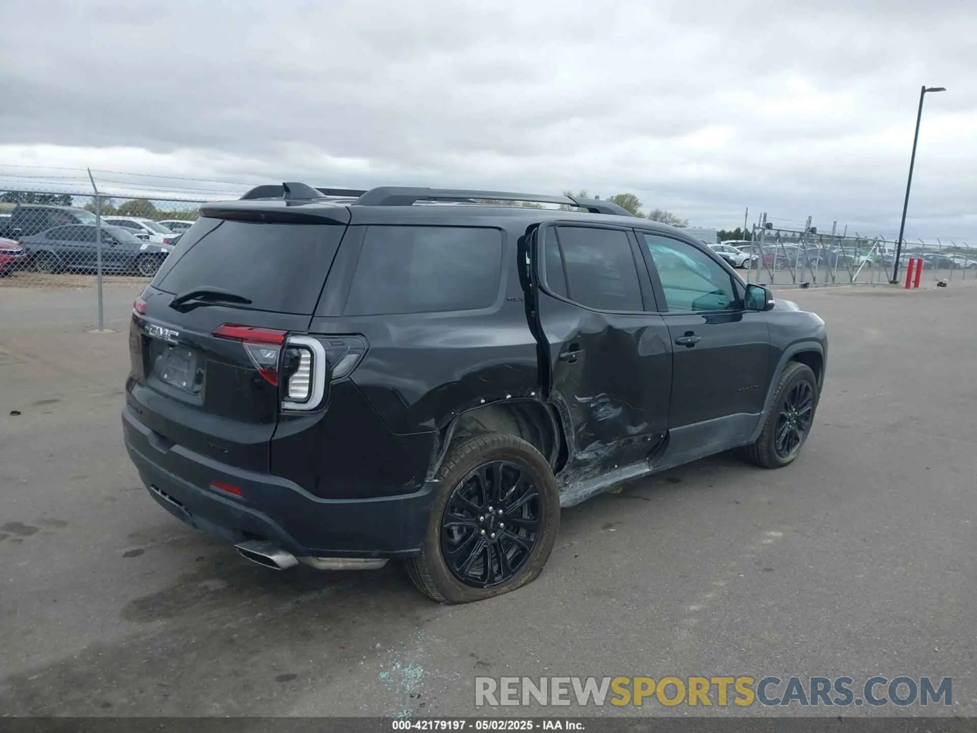 4 fotografías del automóvil dañado 1GKKNULS7PZ221118 GMC ACADIA 2023