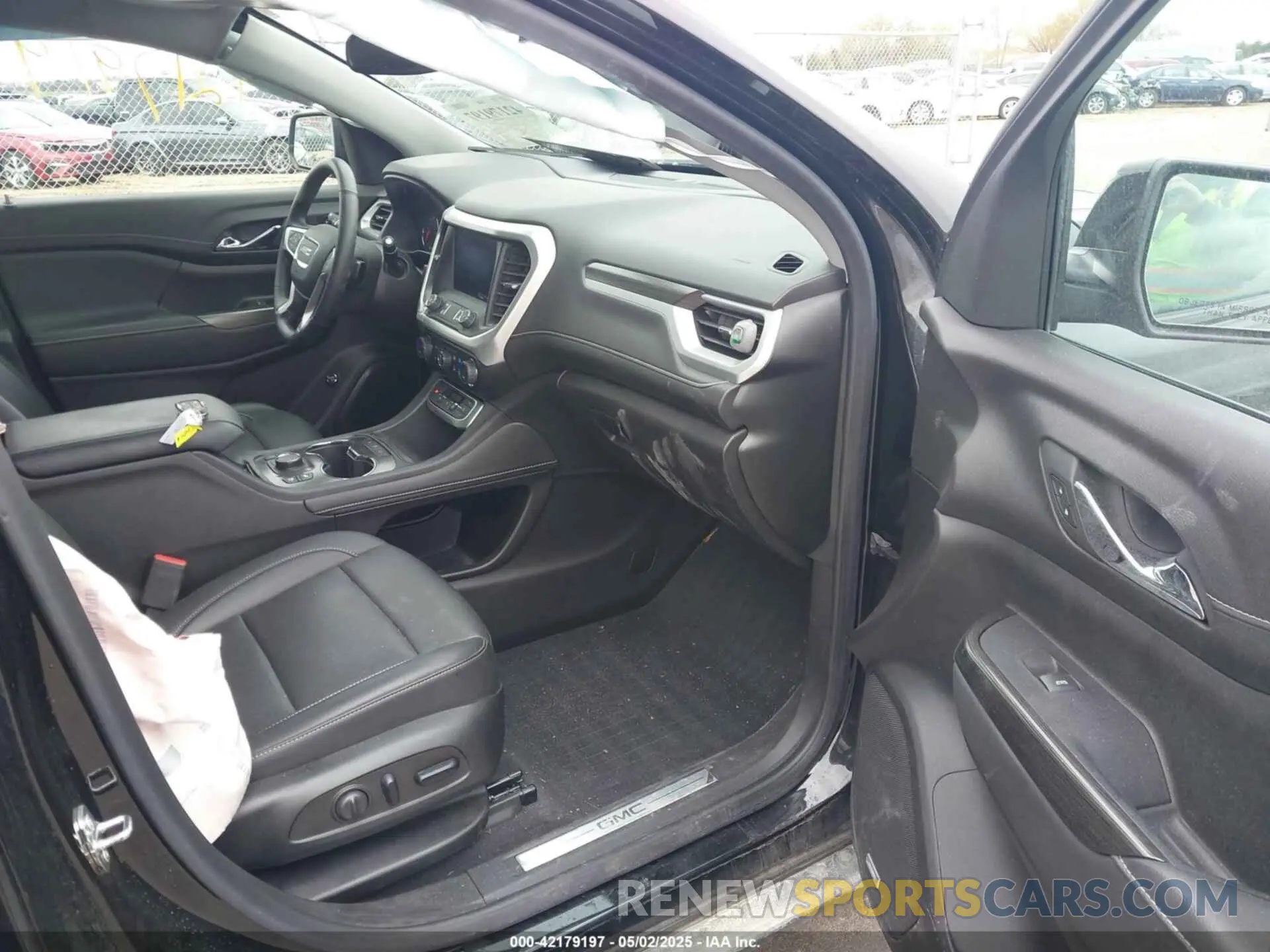 5 fotografías del automóvil dañado 1GKKNULS7PZ221118 GMC ACADIA 2023