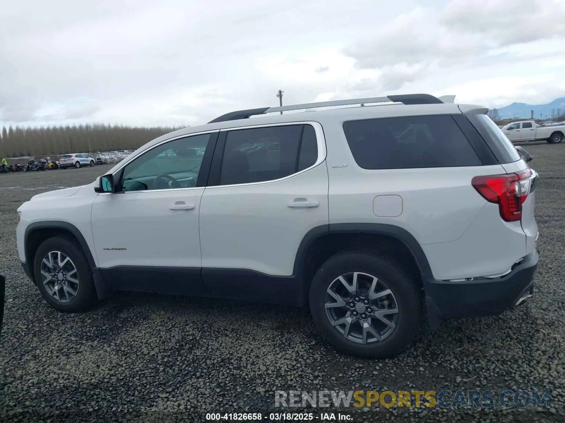 15 fotografías del automóvil dañado 1GKKNULS7PZ254670 GMC ACADIA 2023